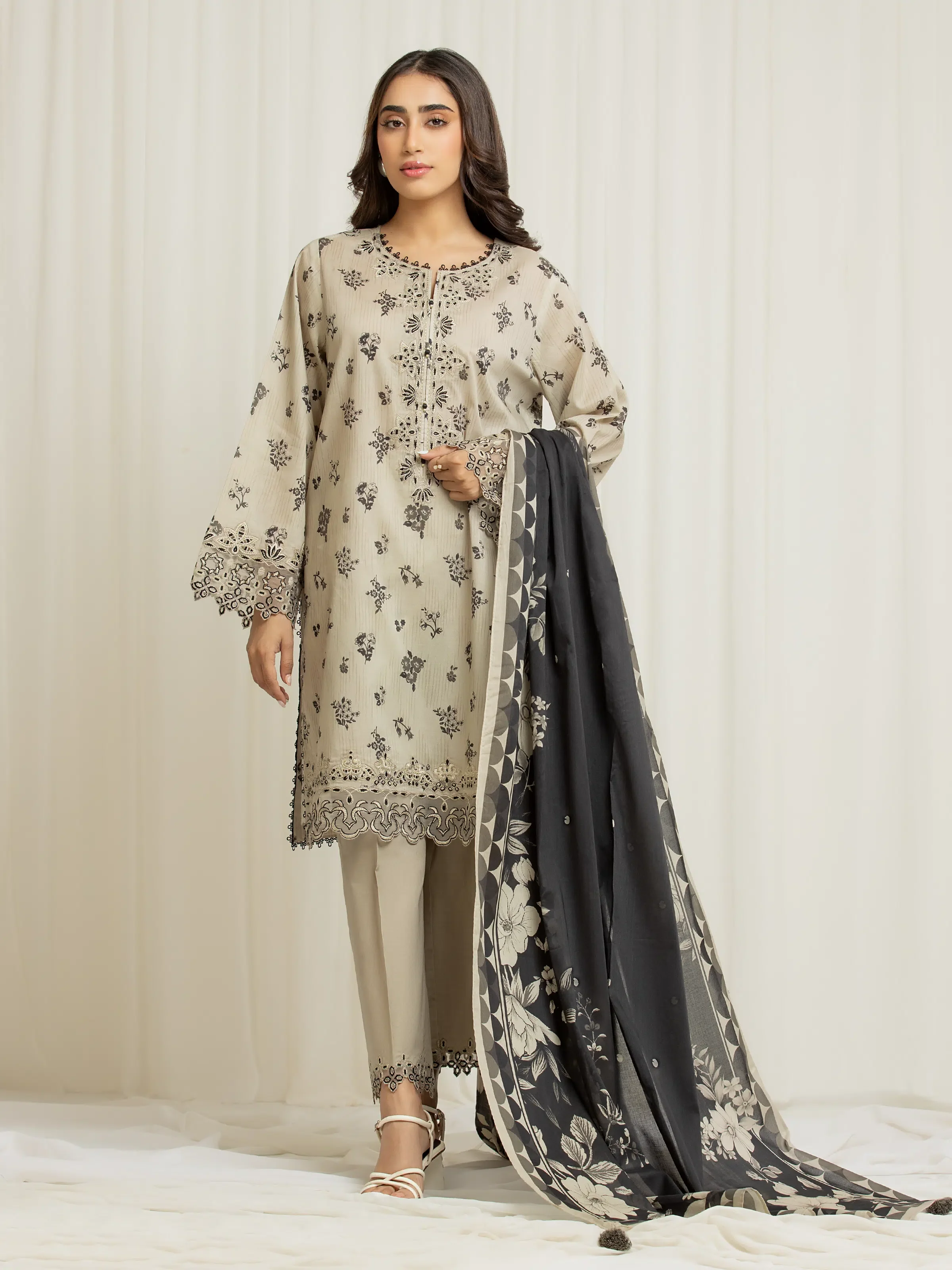 Embroidered Lawn Suit - EWU6V1-33003-3P