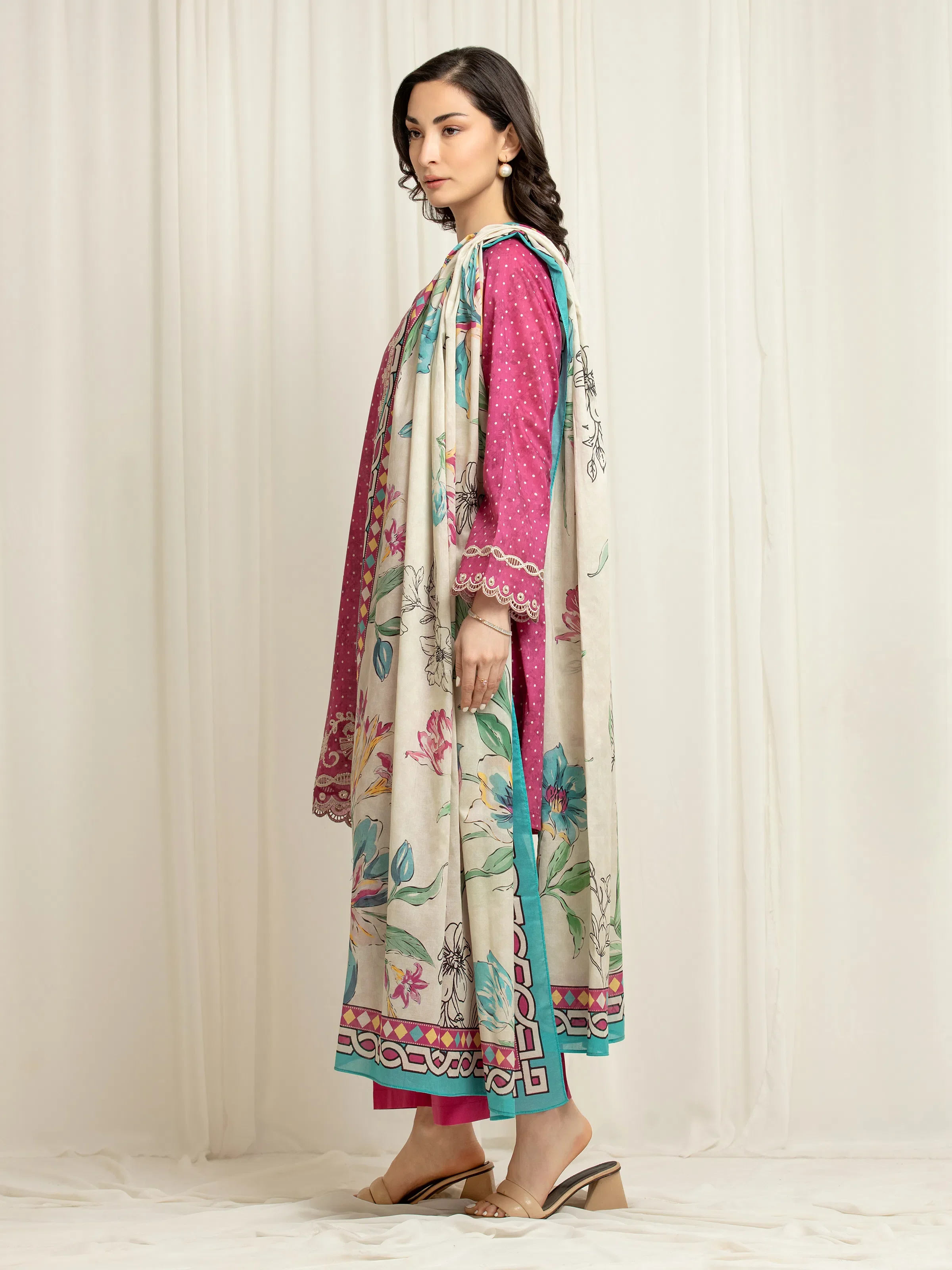 Embroidered Lawn Suit - EWU6V1-33005-3P - Image 5