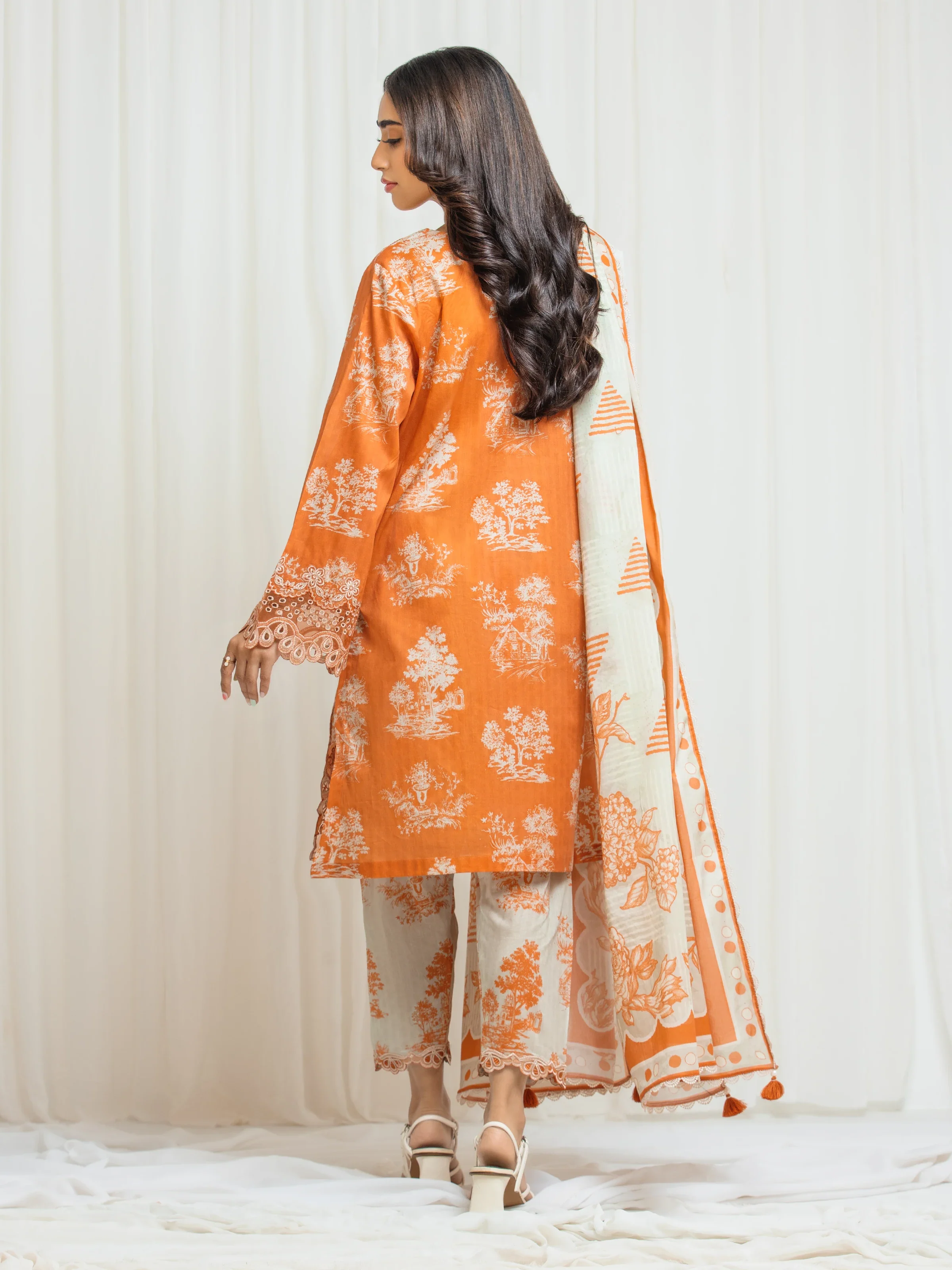 Embroidered Lawn Suit - EWU6V1-33015-3P - Image 6