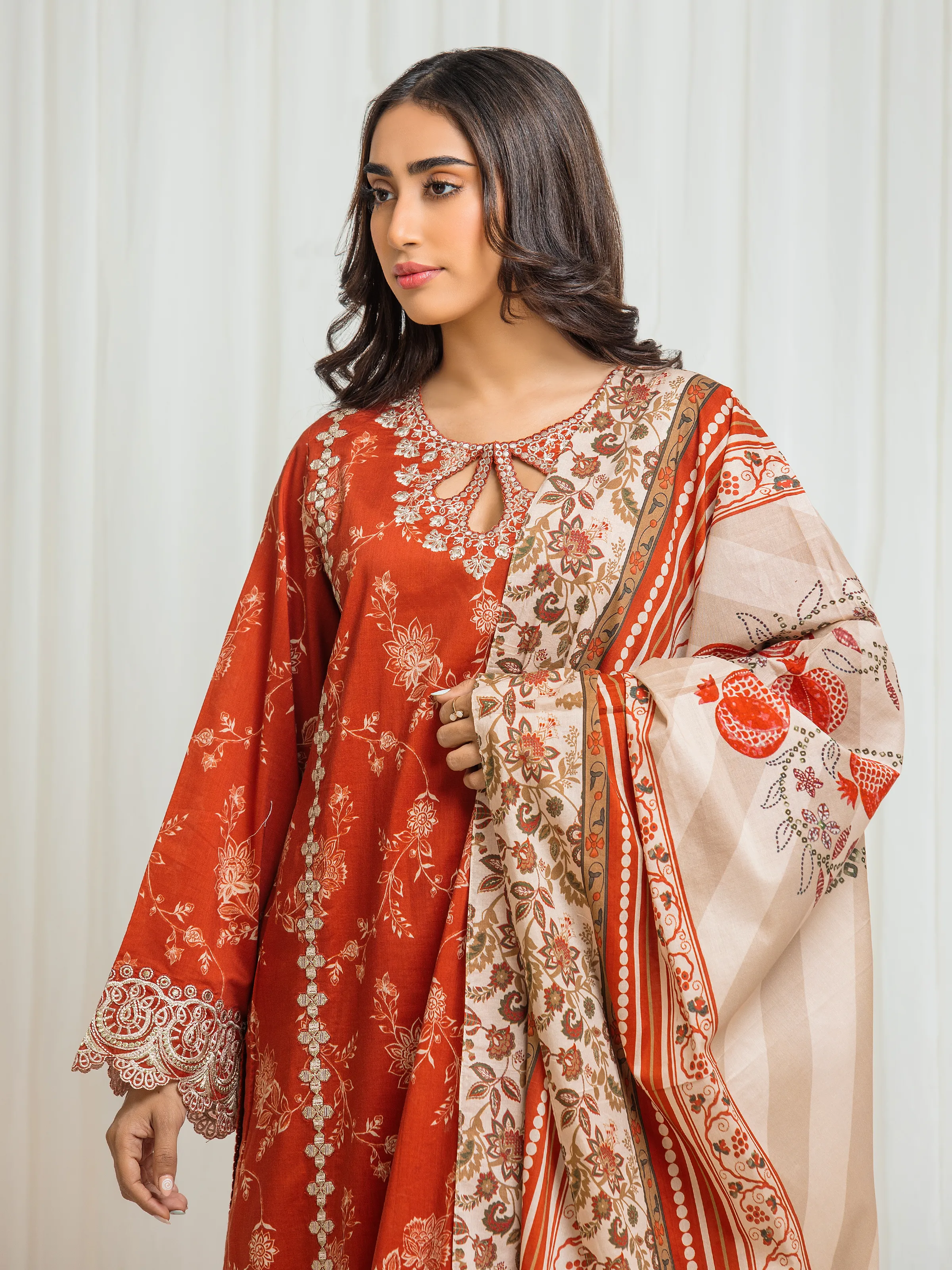 Embroidered Lawn Suit - EWU6V1-33018-3P - Image 2