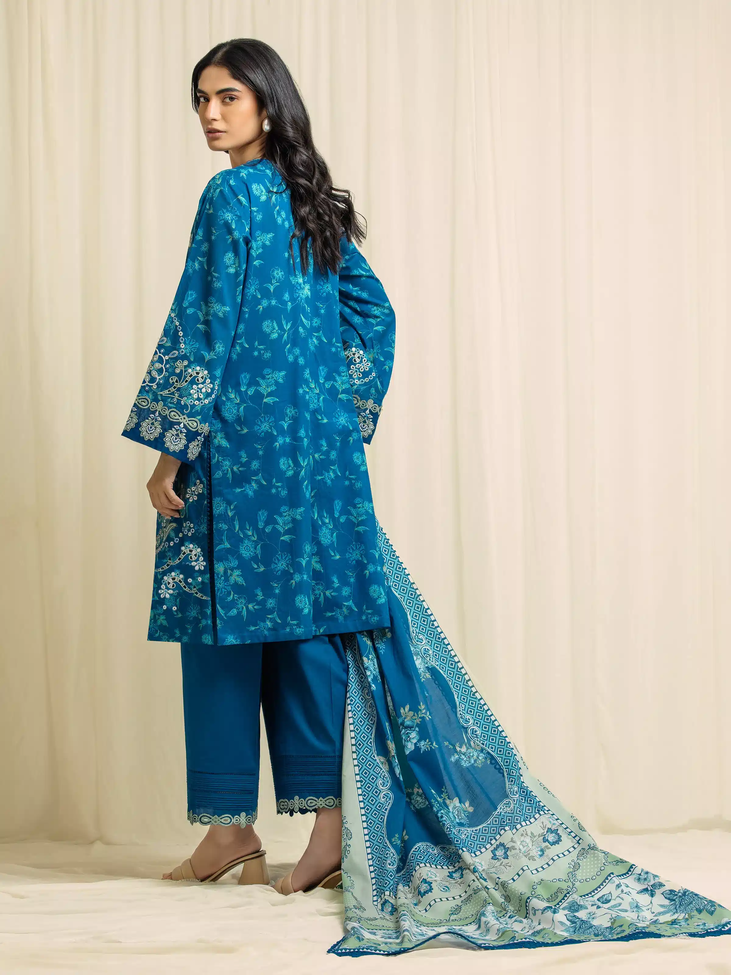 Embroidered Lawn Suit - EWU6V1-33020-3P - Image 6