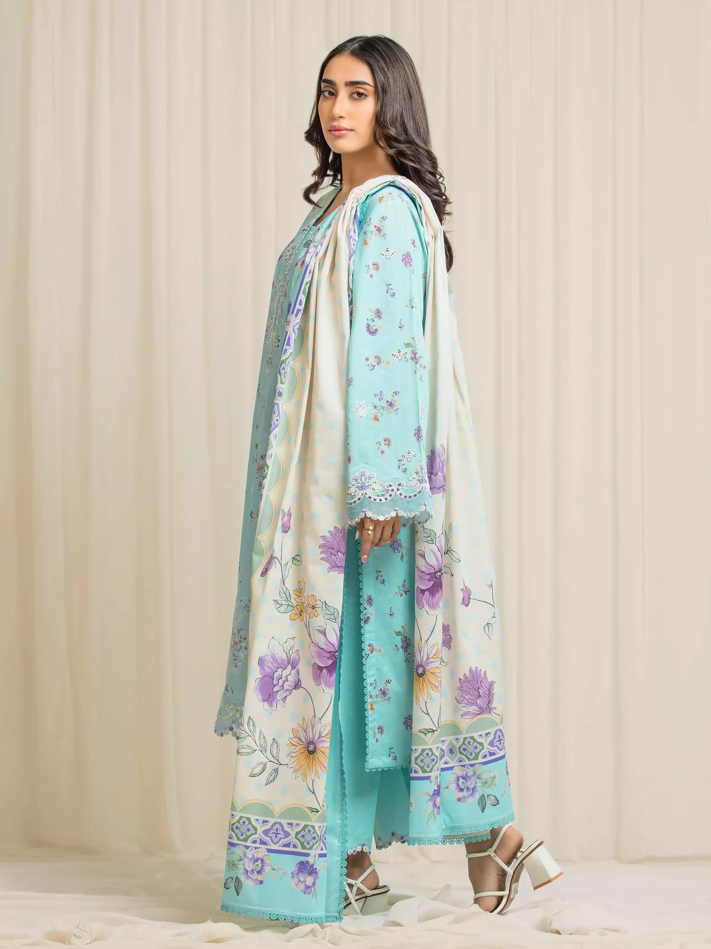 Embroidered Lawn Suit - EWU6V1-33023-3P - Image 5