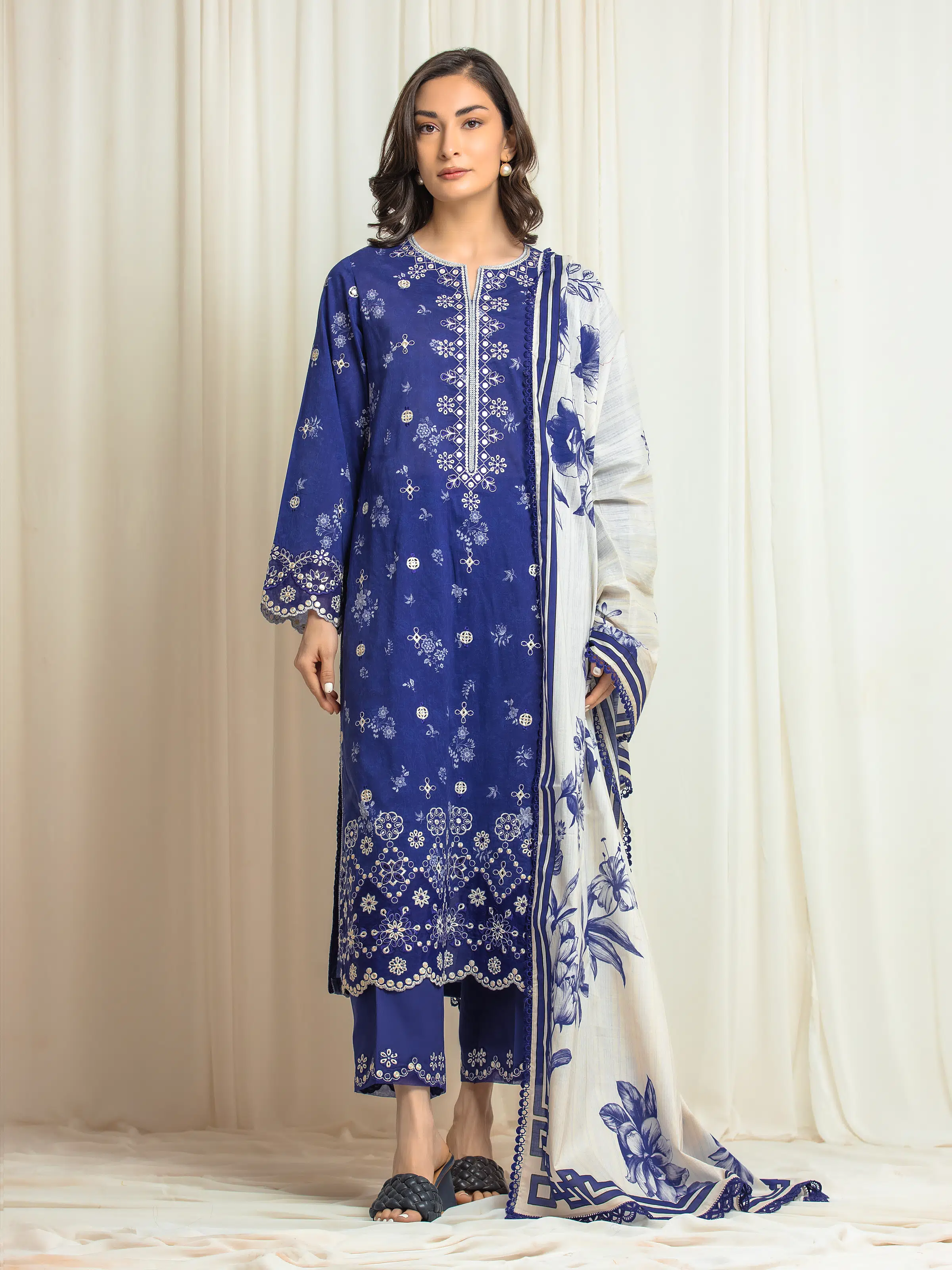 Embroidered Lawn Suit - EWU6V1-33024-3P