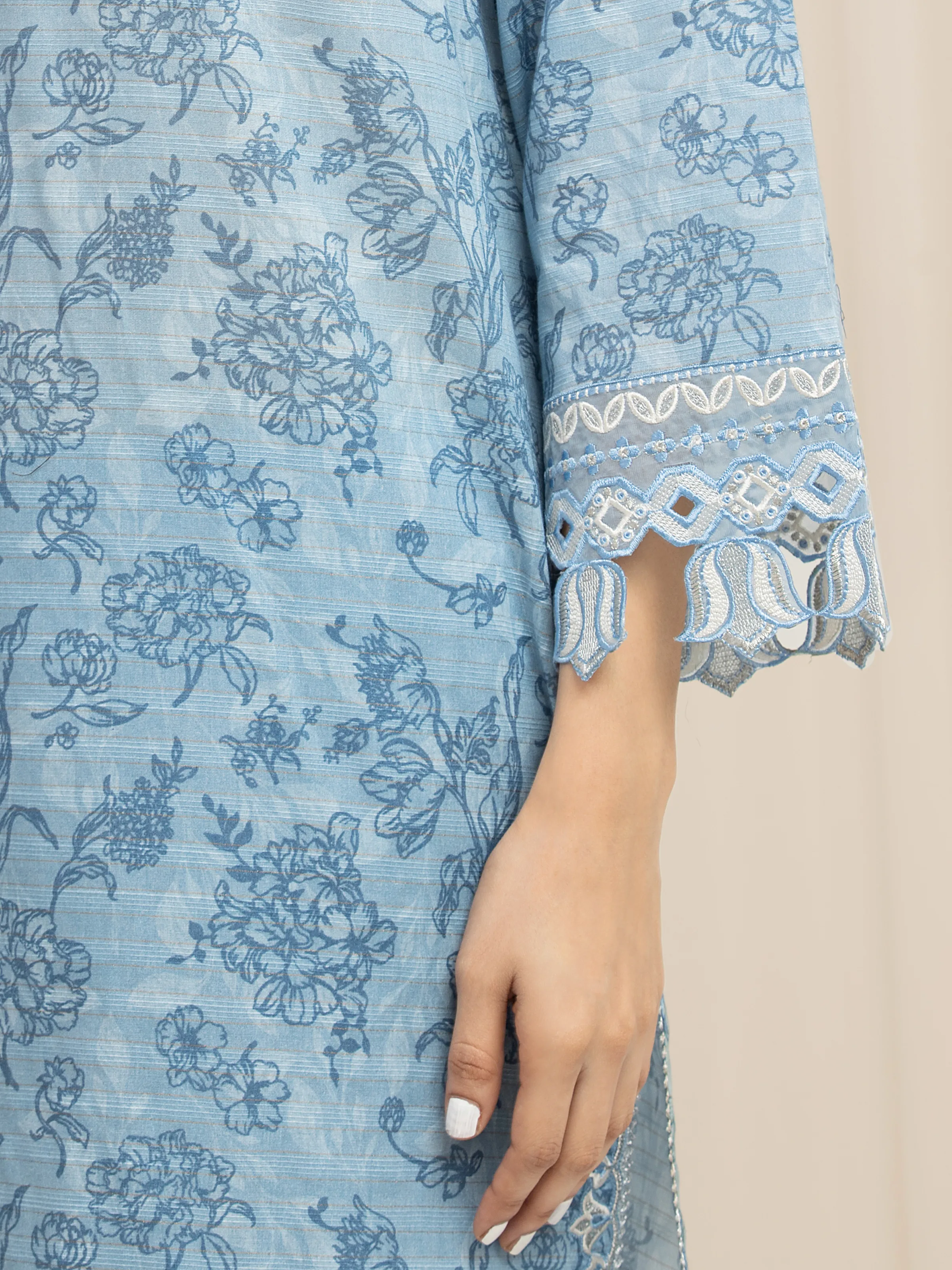 Embroidered Zari Lawn Suit - EWU6V23-33416-3P - Image 3