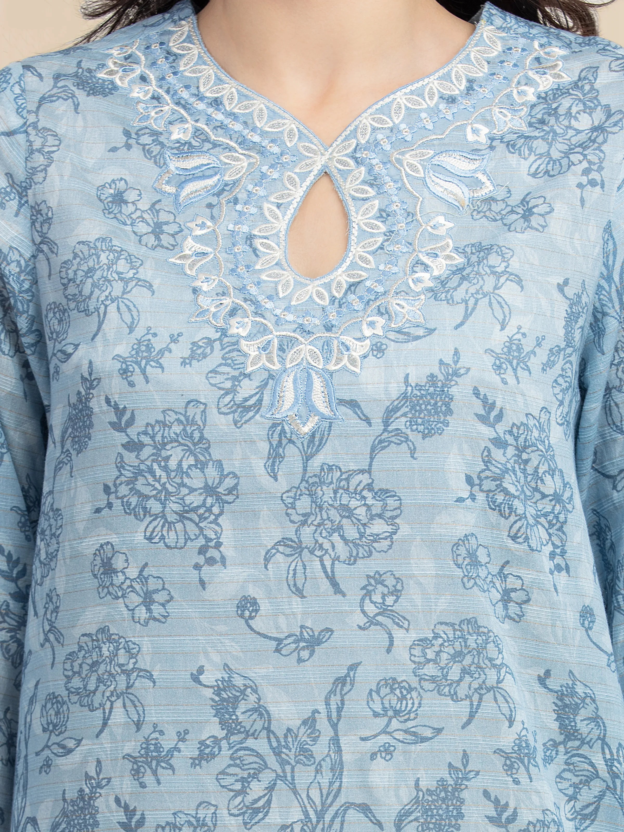 Embroidered Zari Lawn Suit - EWU6V23-33416-3P - Image 4