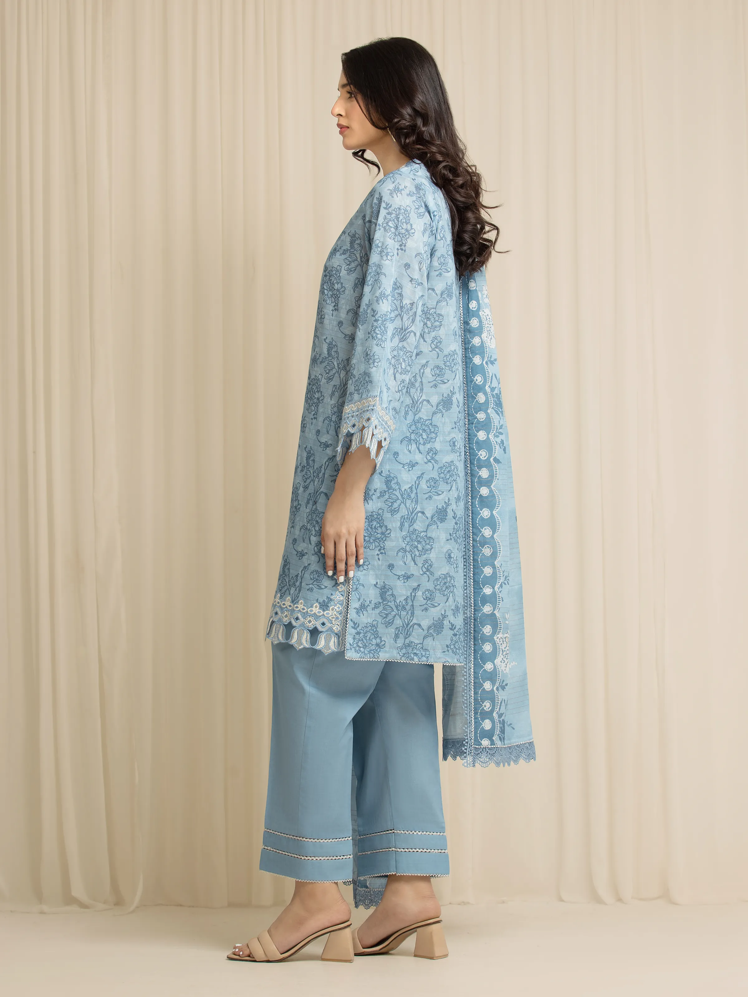 Embroidered Zari Lawn Suit - EWU6V23-33416-3P - Image 5
