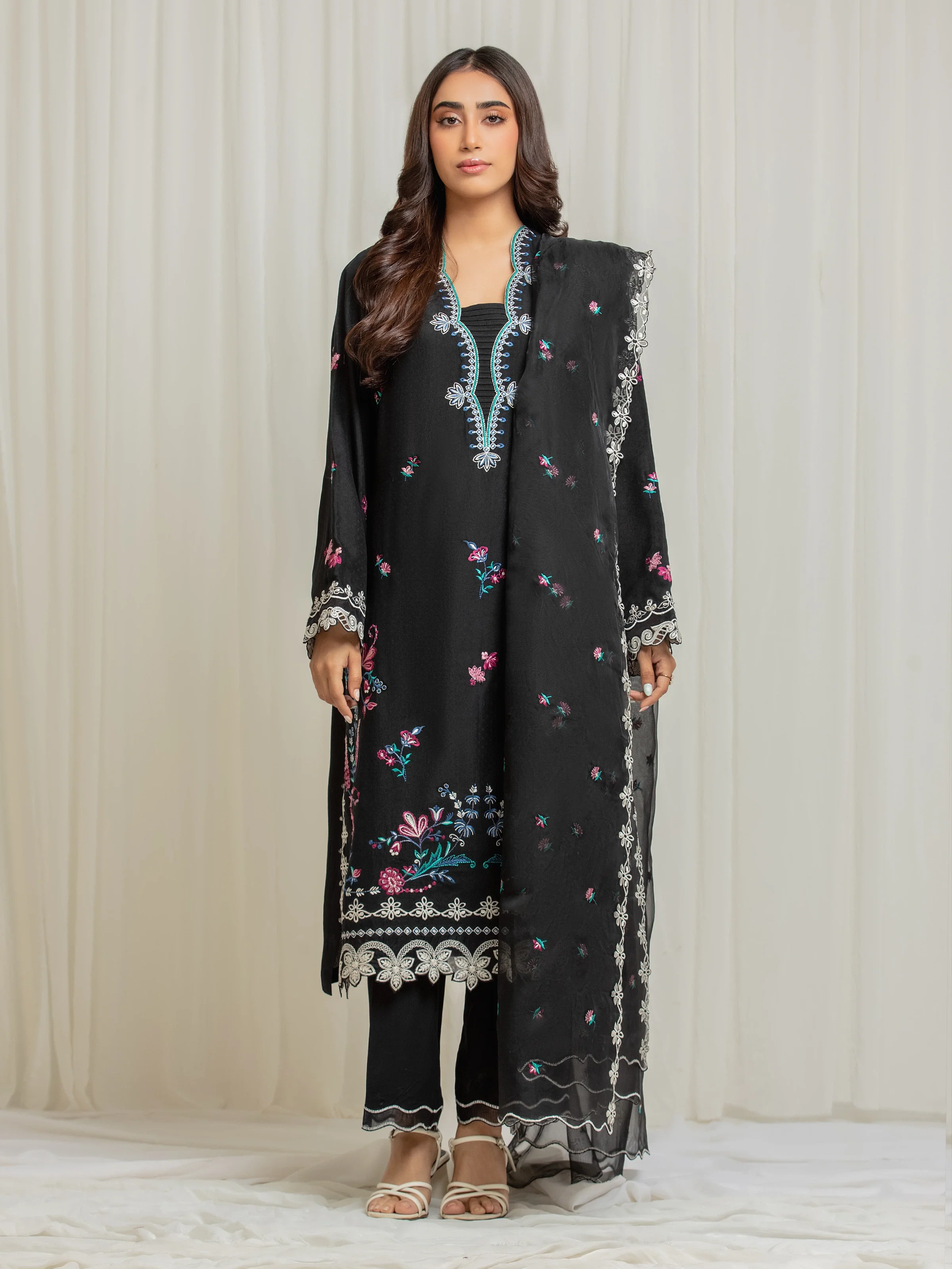 Embroidered Viscose Suit - EWU5V19-32030-3P