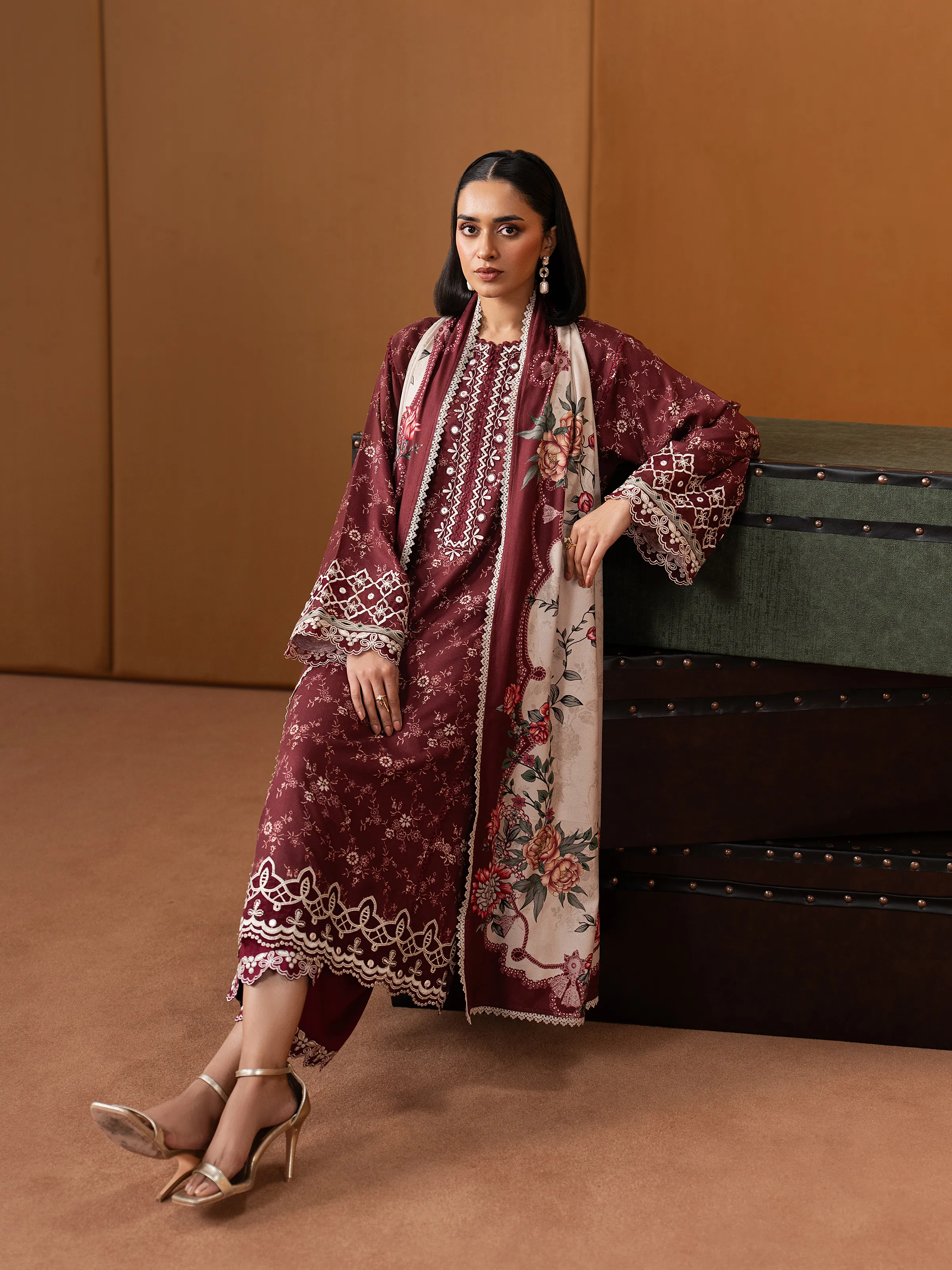 Embroidered Viscose Suit - EWU5V20-32086-3P - Image 5