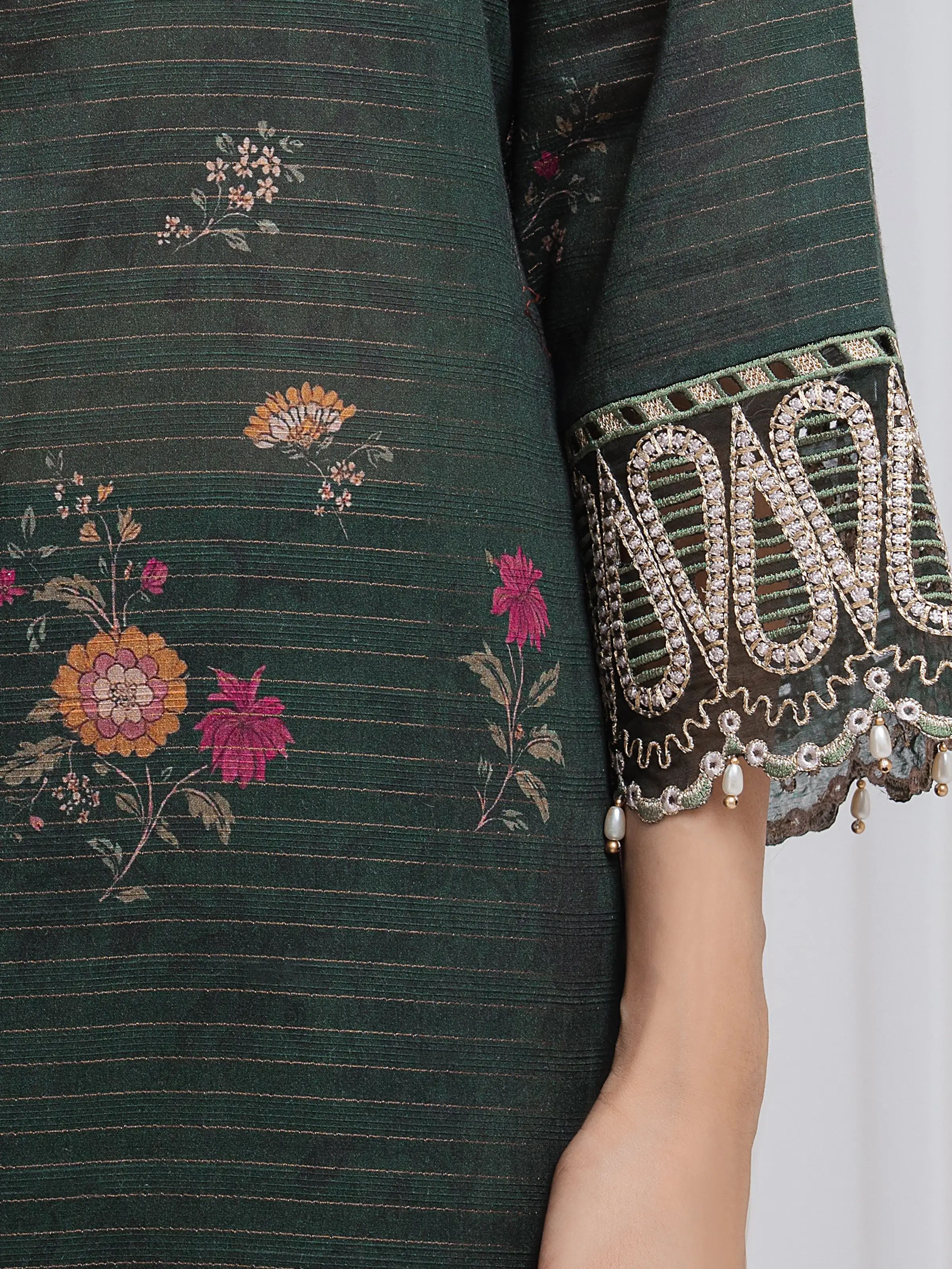 Embroidered Zari Lawn Suit - EWU6V23-33403-3P - Image 3