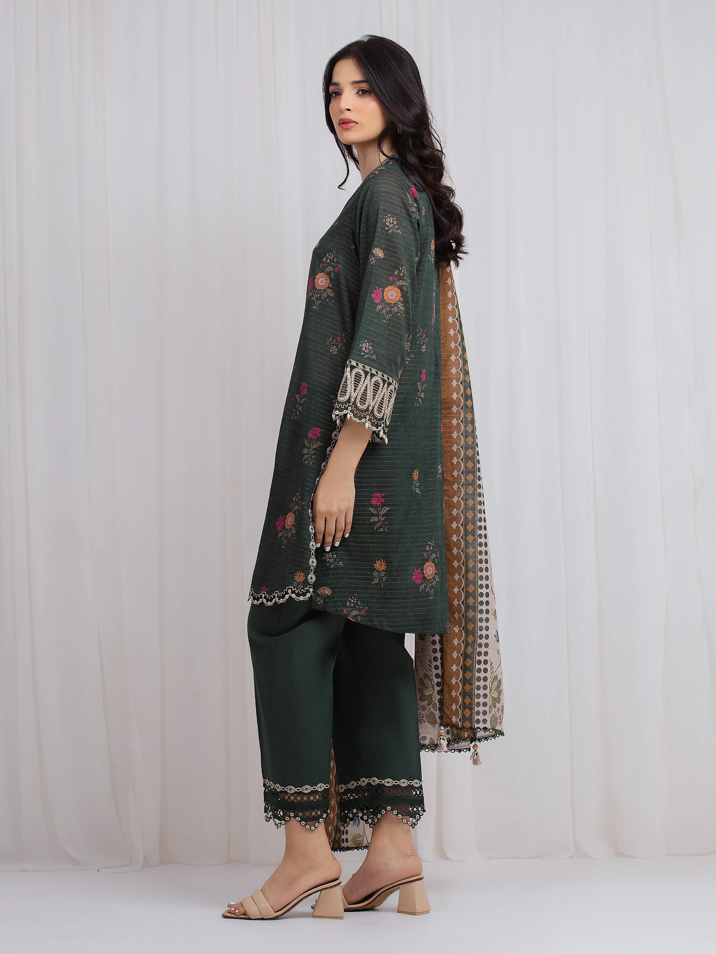 Embroidered Zari Lawn Suit - EWU6V23-33403-3P - Image 5