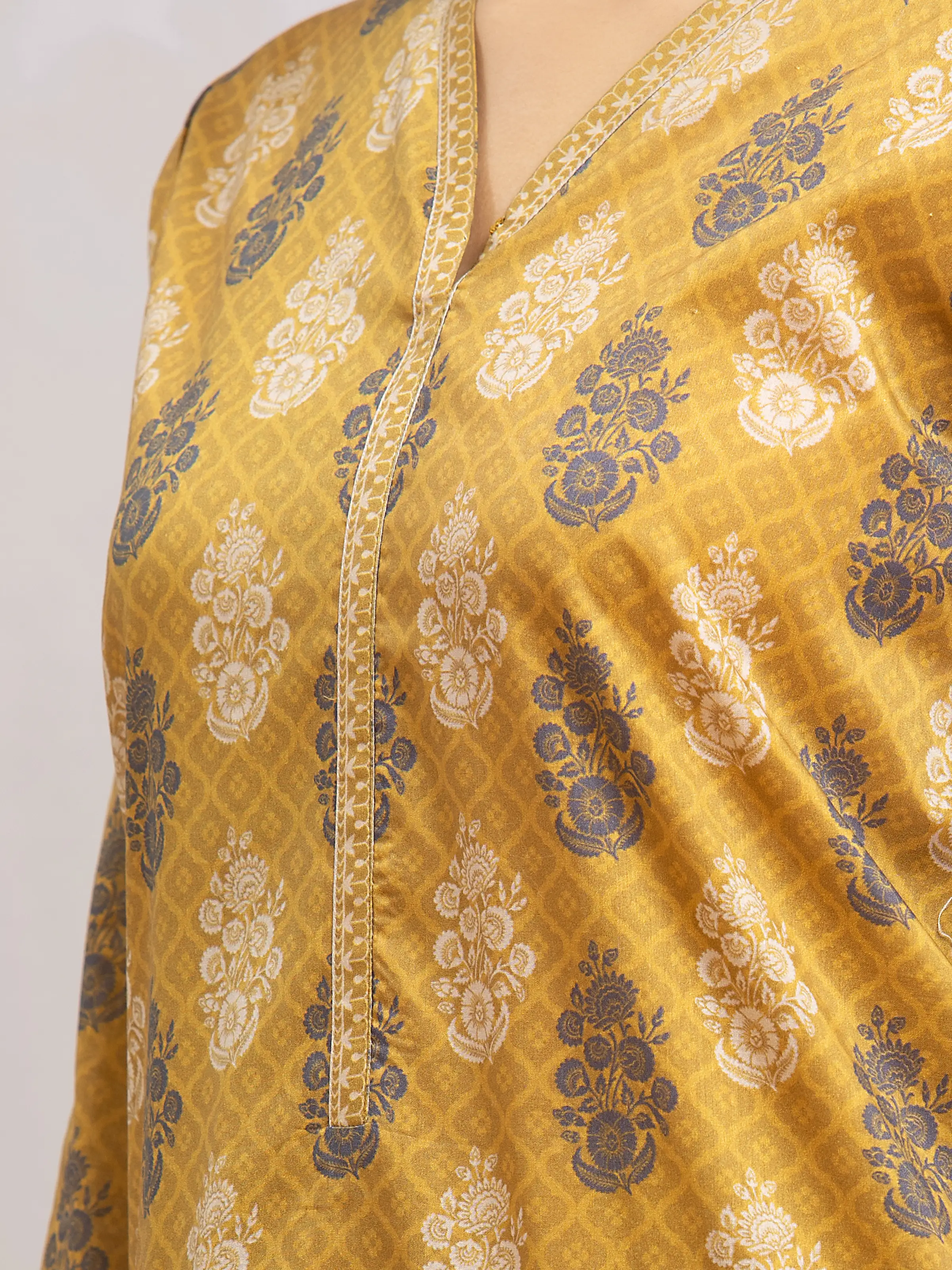 Printed Khaddar Suit - EWU24A3-29617-3P - Image 5