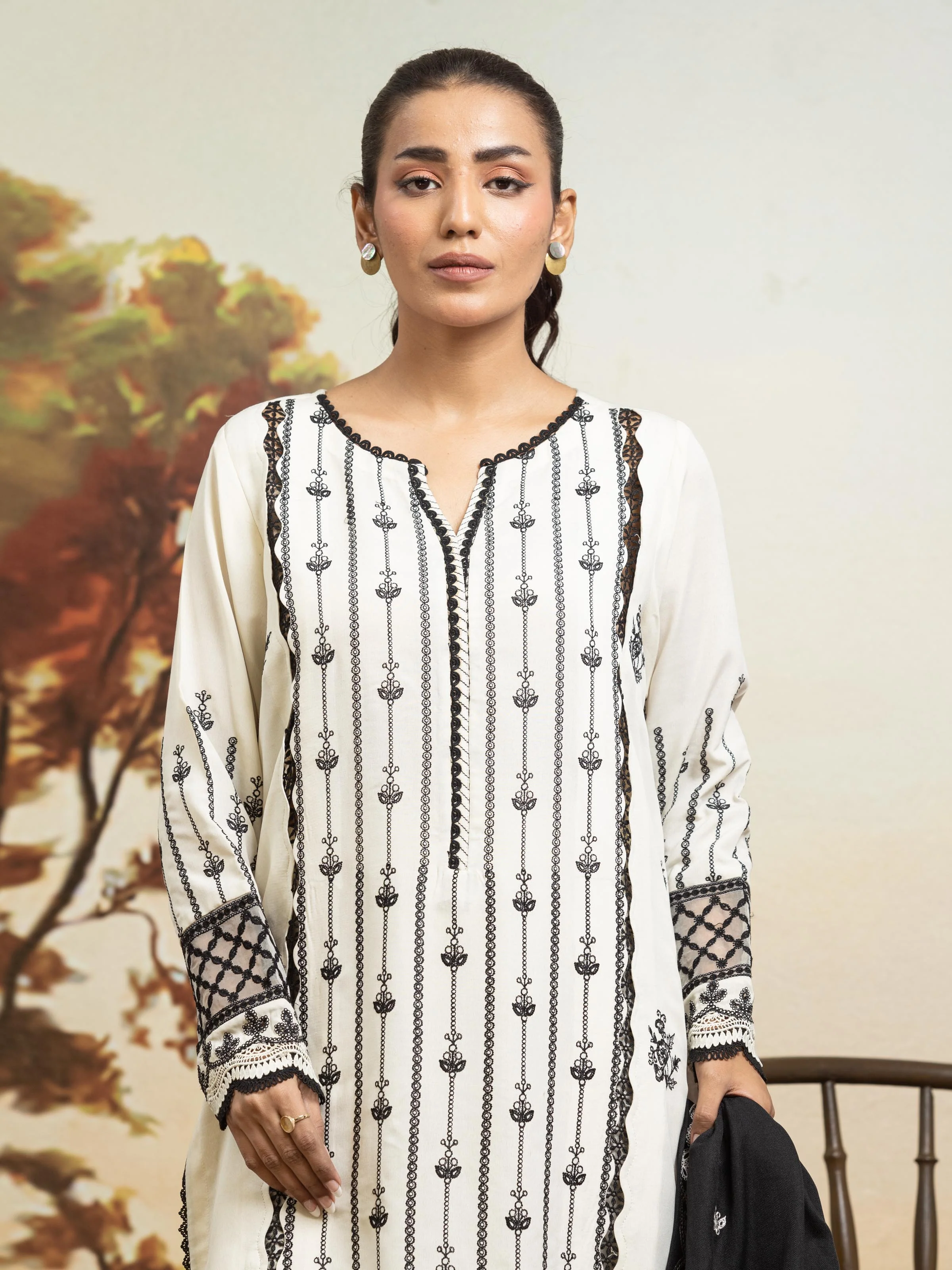 Embroidered Khaddar Suit - EWU24V11-30304-3P - Image 2
