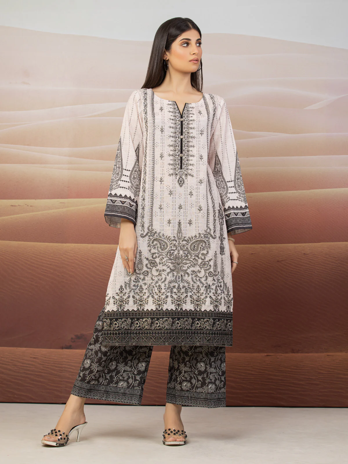 Embroidered Khaddar Shirt - EWU22V11-25034S - Image 6