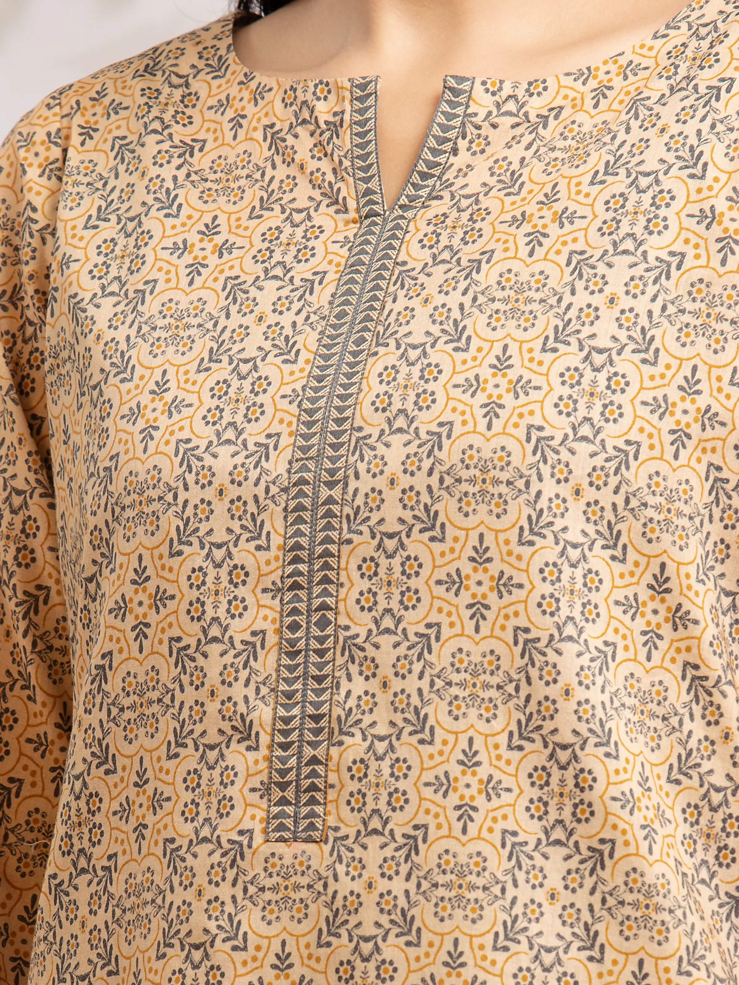 Printed Khaddar Suit - EWU24M2-192 - Image 5