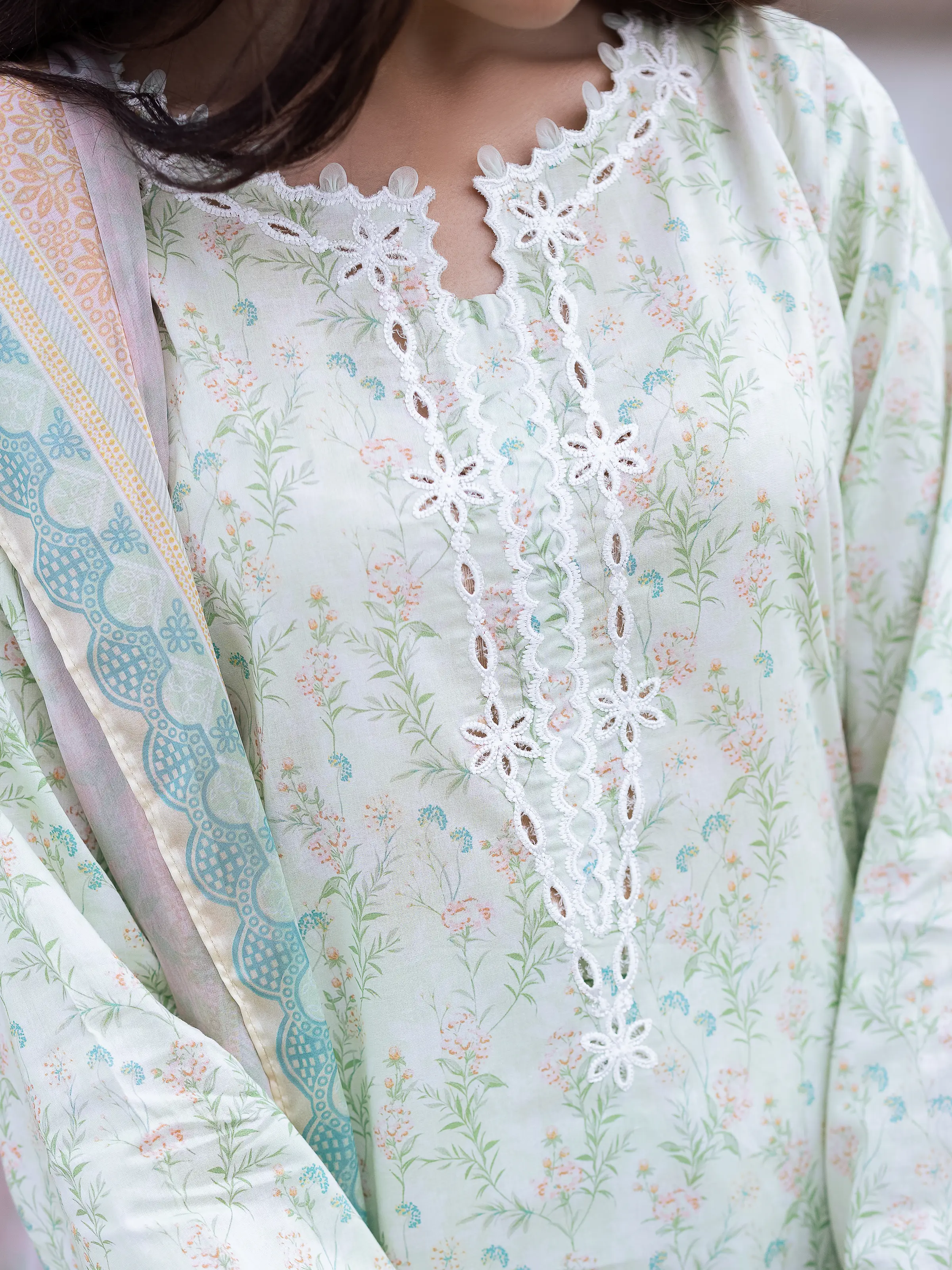 Embroidered Lawn Suit - EWU5V1-31434-3P - Image 3