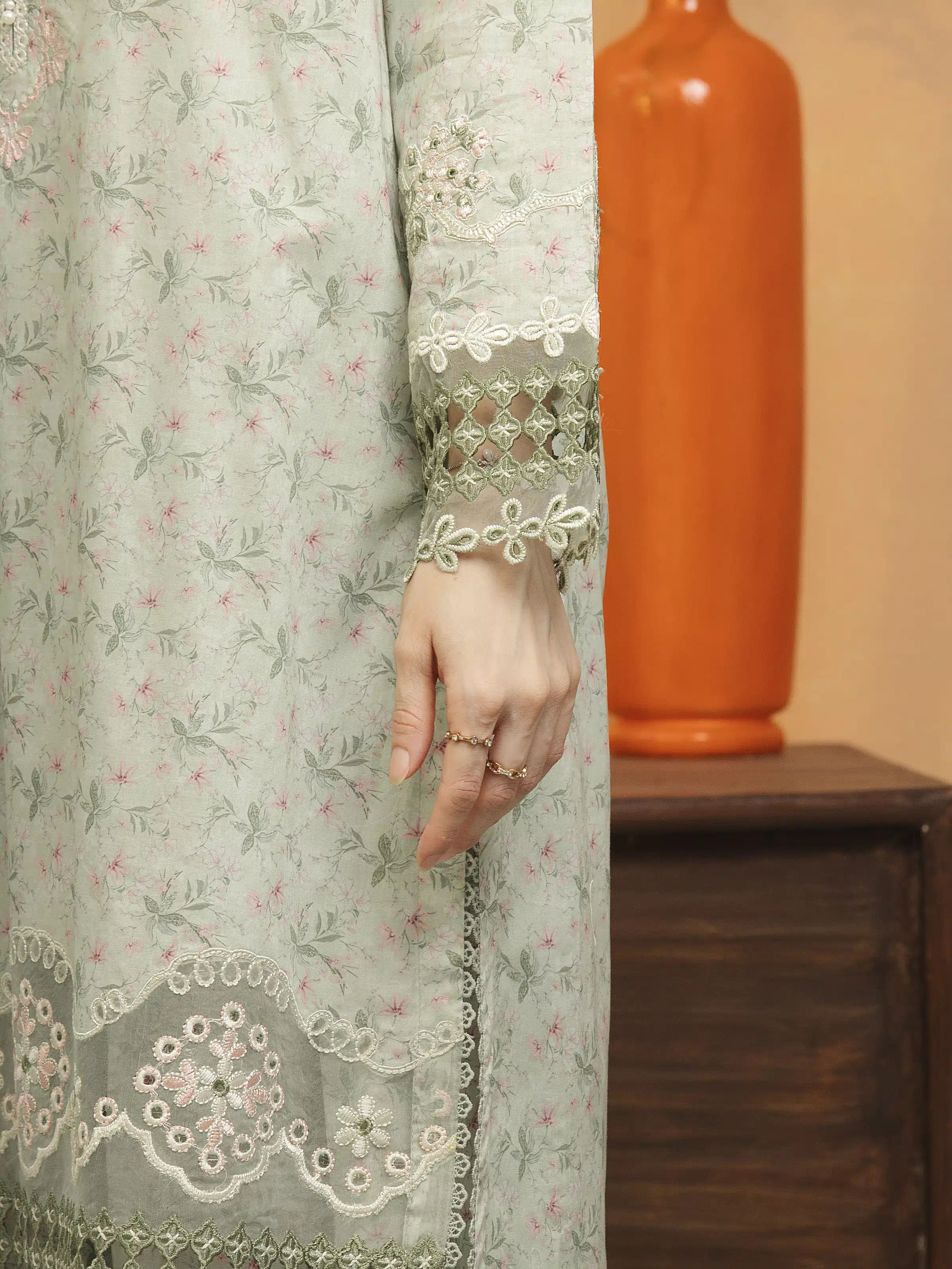 Embroidered Lawn Suit - EWU5V1-31439-3P - Image 4