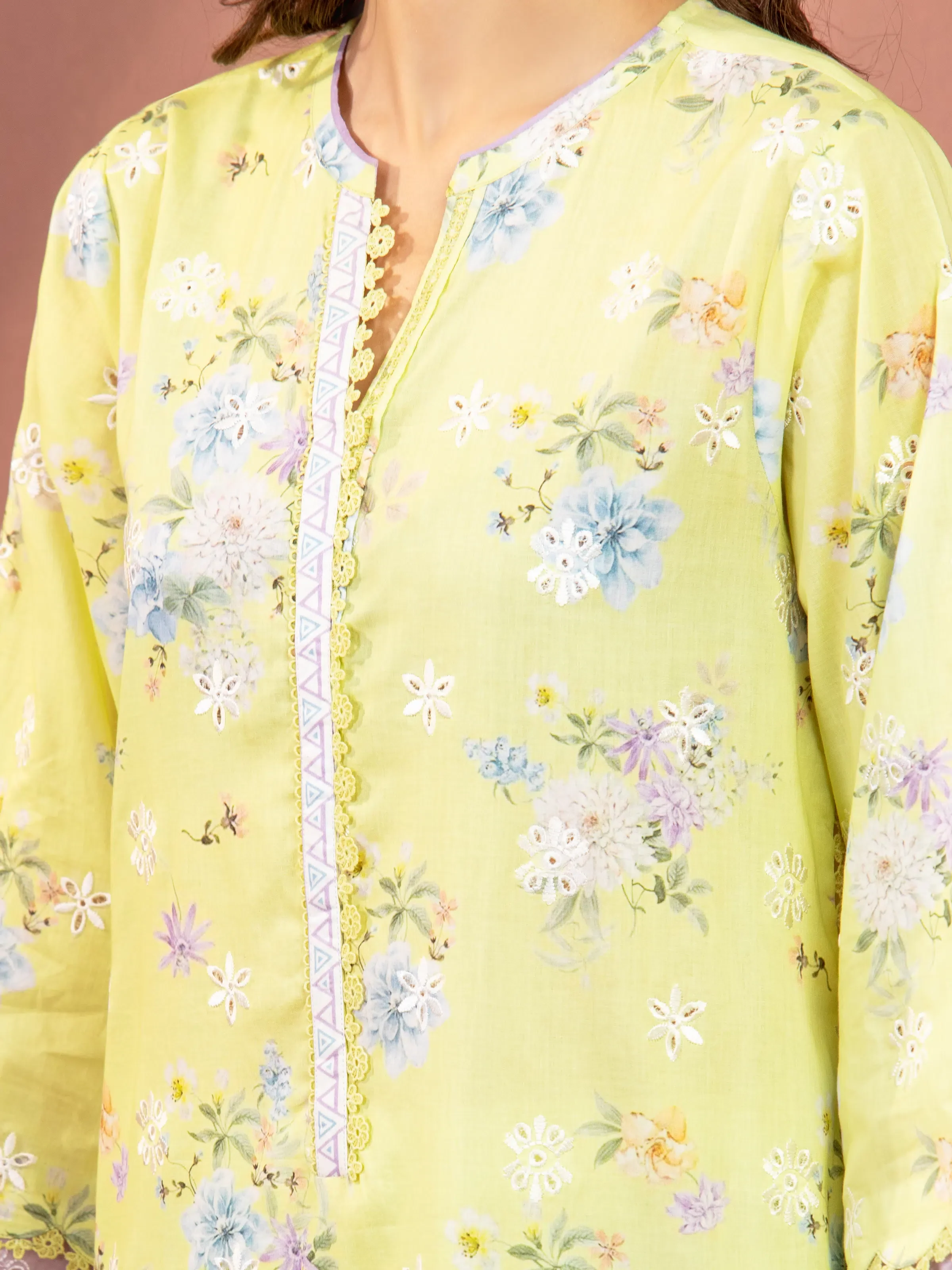 Embroidered Lawn Suit - EWU5V1-31490-3P - Image 4