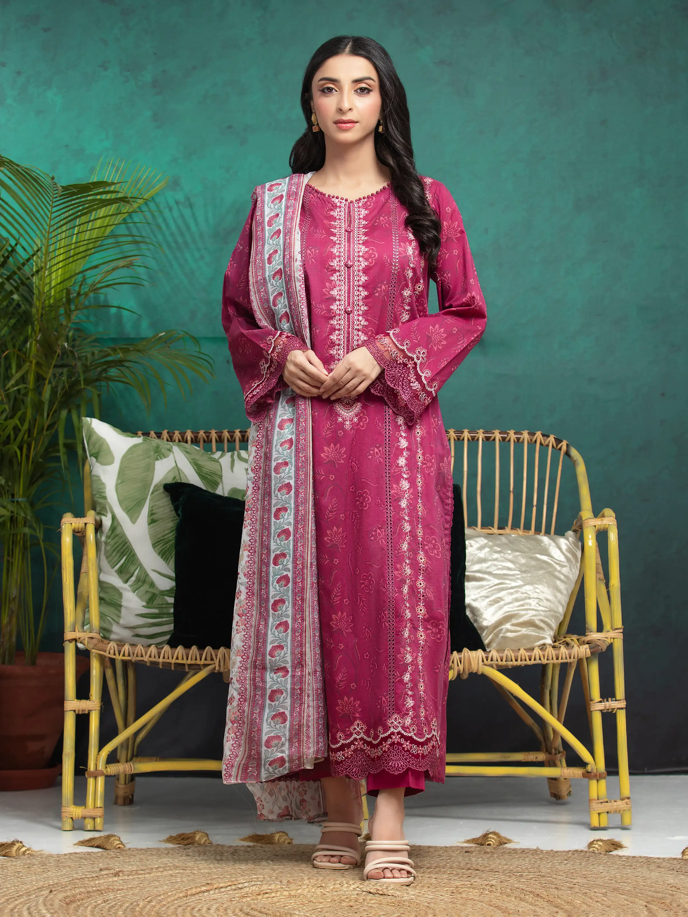 Embroidered Khaddar Suit - EWU24V11-30187-3P