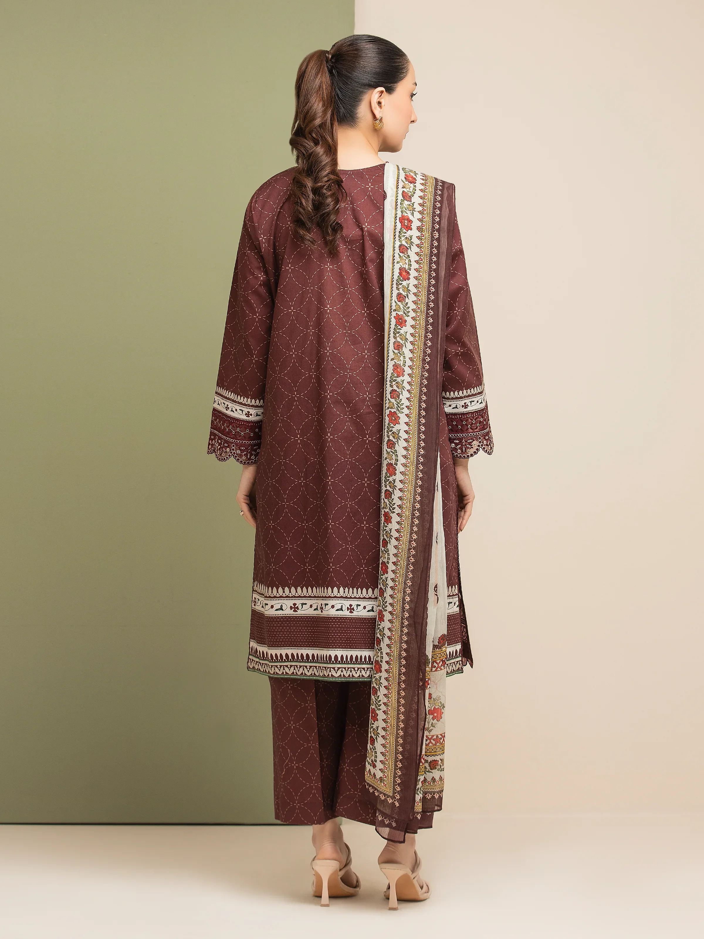 Embroidered Lawn Suit - EWU5V1-31064-3P - Image 2