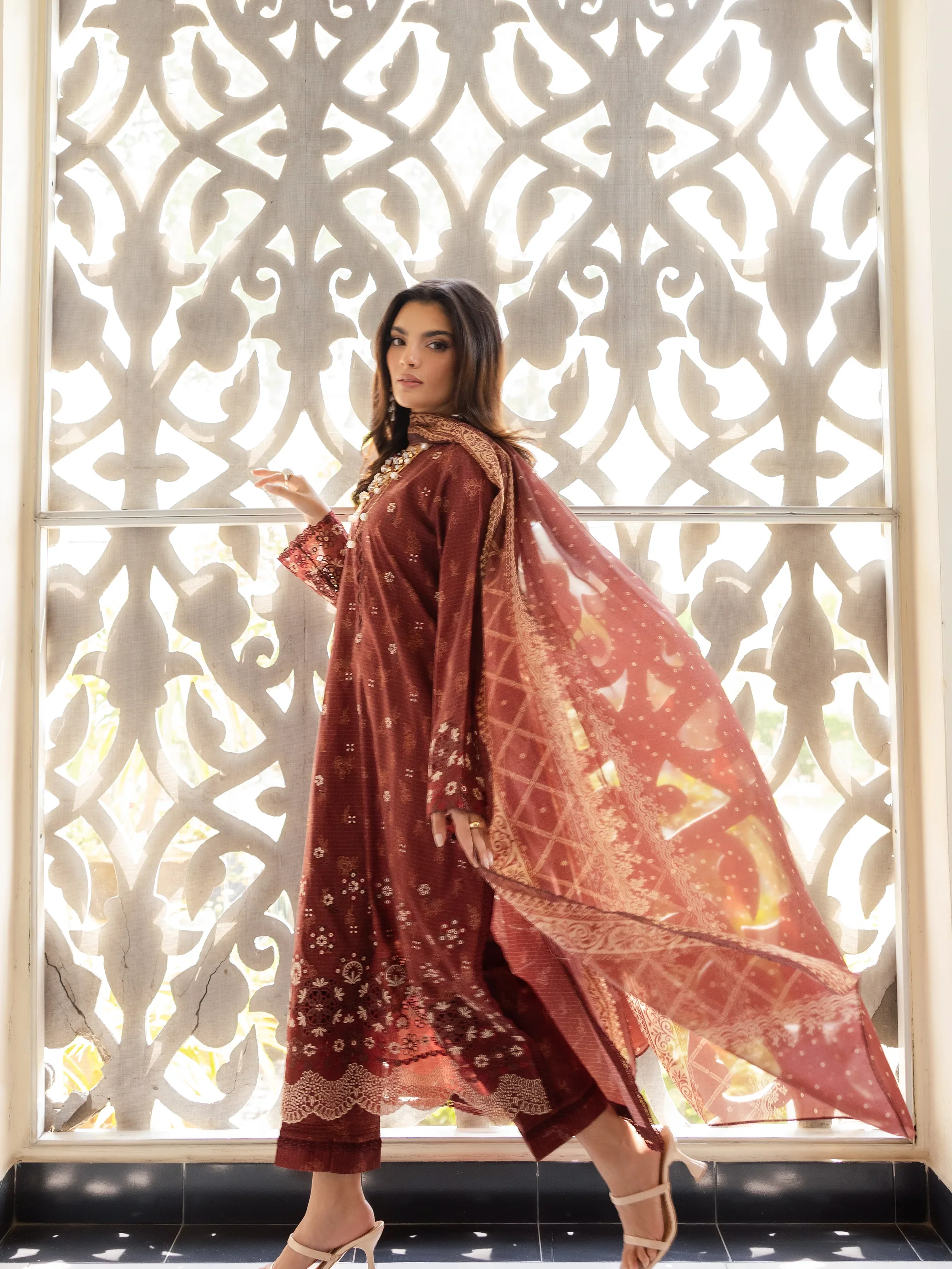 Embroidered Lawn Suit - EWU5V1-31415-3P - Image 5