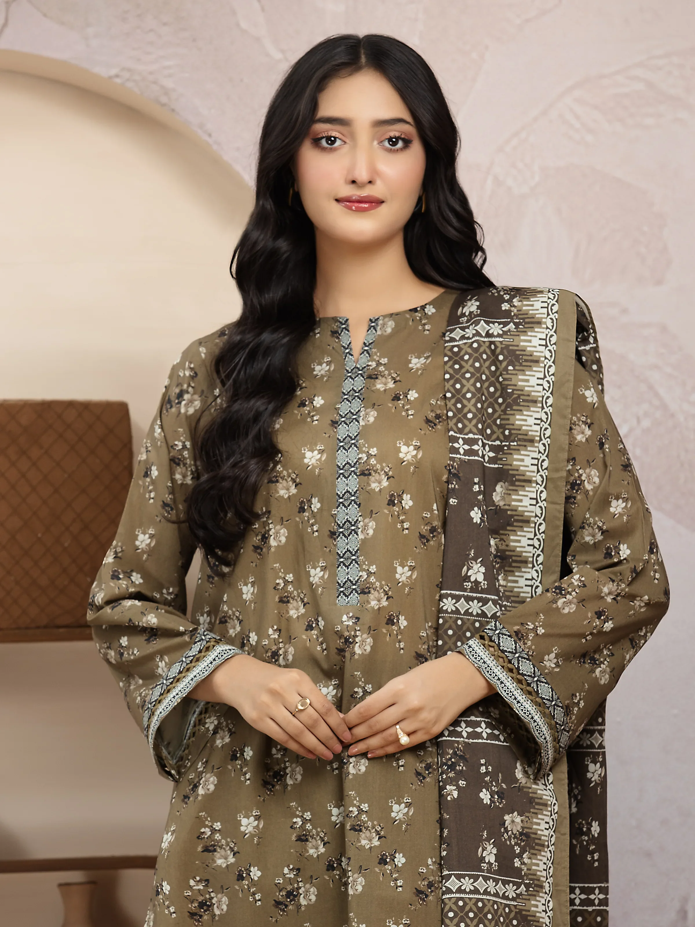 Printed Khaddar Shirt Dupatta - EWU24A3-29832SD - Image 2