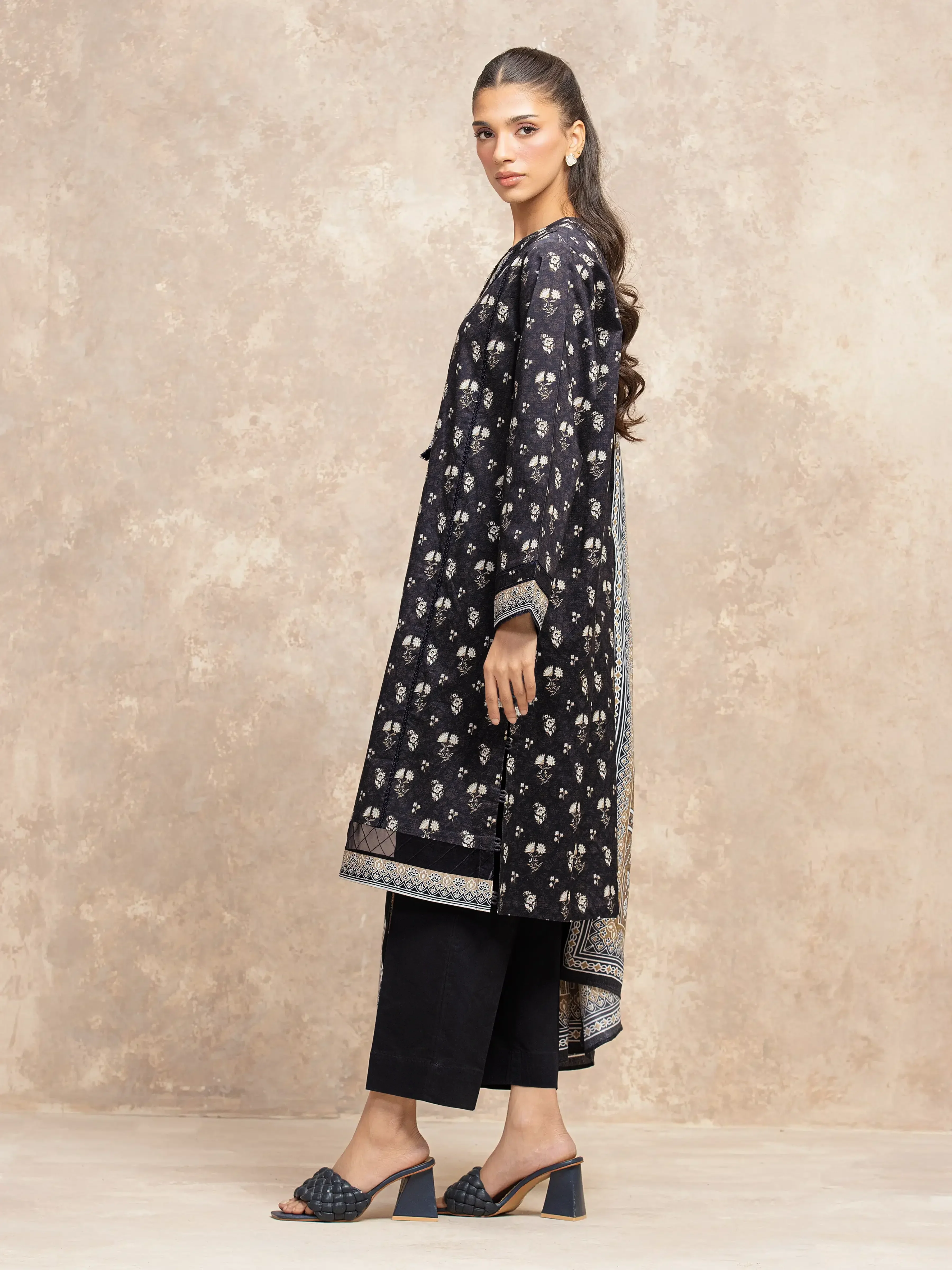 Printed Khaddar Suit - EWU5M3-028-3P - Image 5