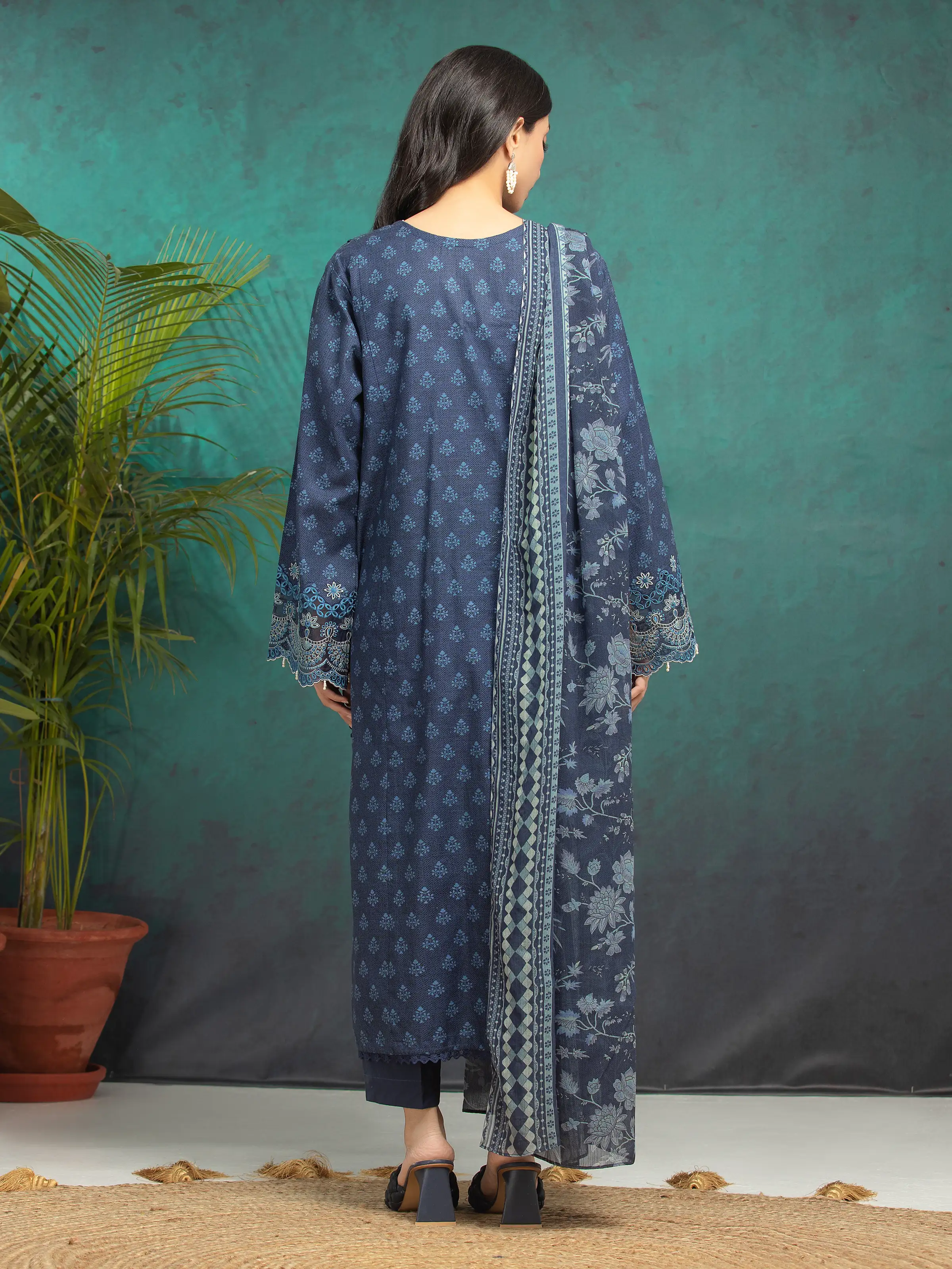 Embroidered Khaddar Suit - EWU24V11-30182-3P - Image 2