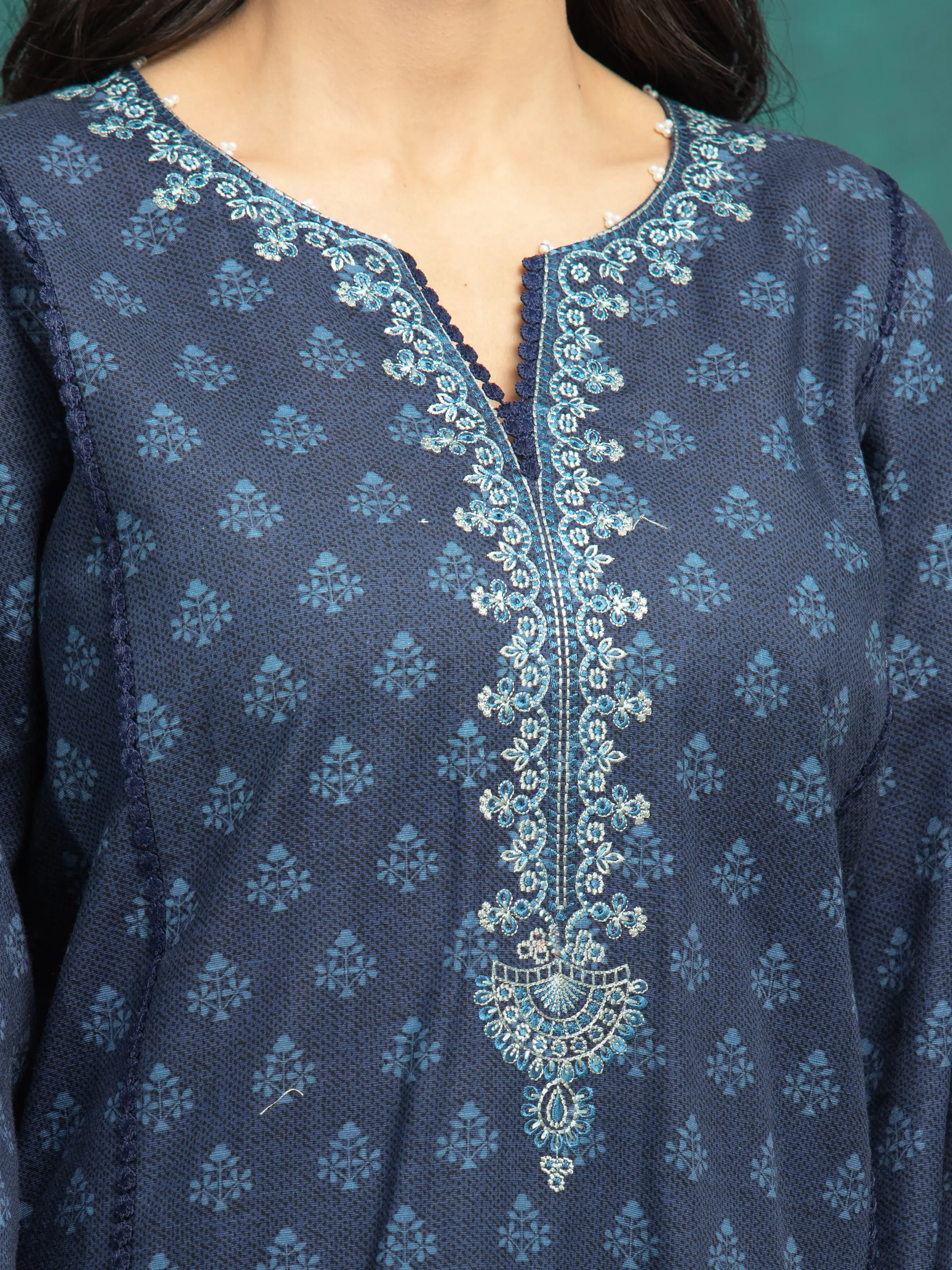 Embroidered Khaddar Suit - EWU24V11-30182-3P - Image 4