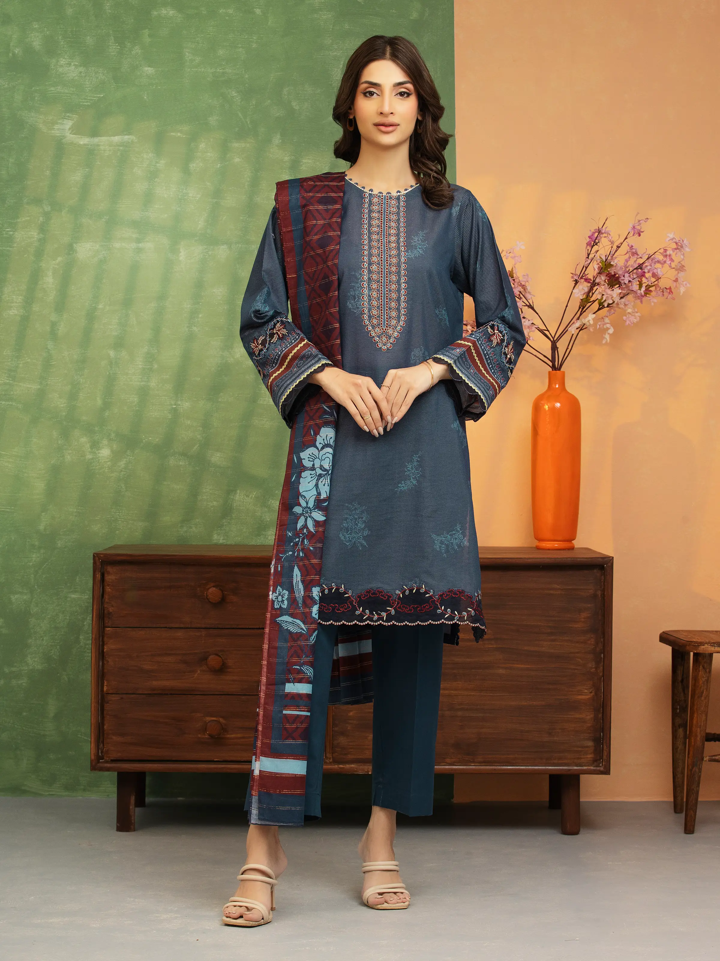 Embroidered Zari Lawn Suit - EWU5V1-31195-3P