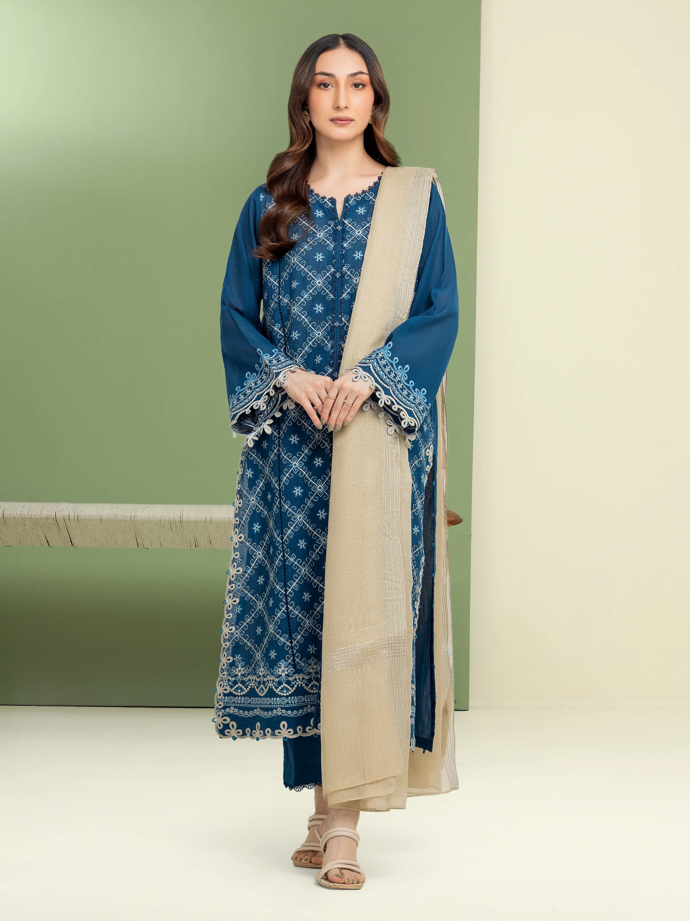 Embroidered Lawn Suit - EWU5V1-31221-3P