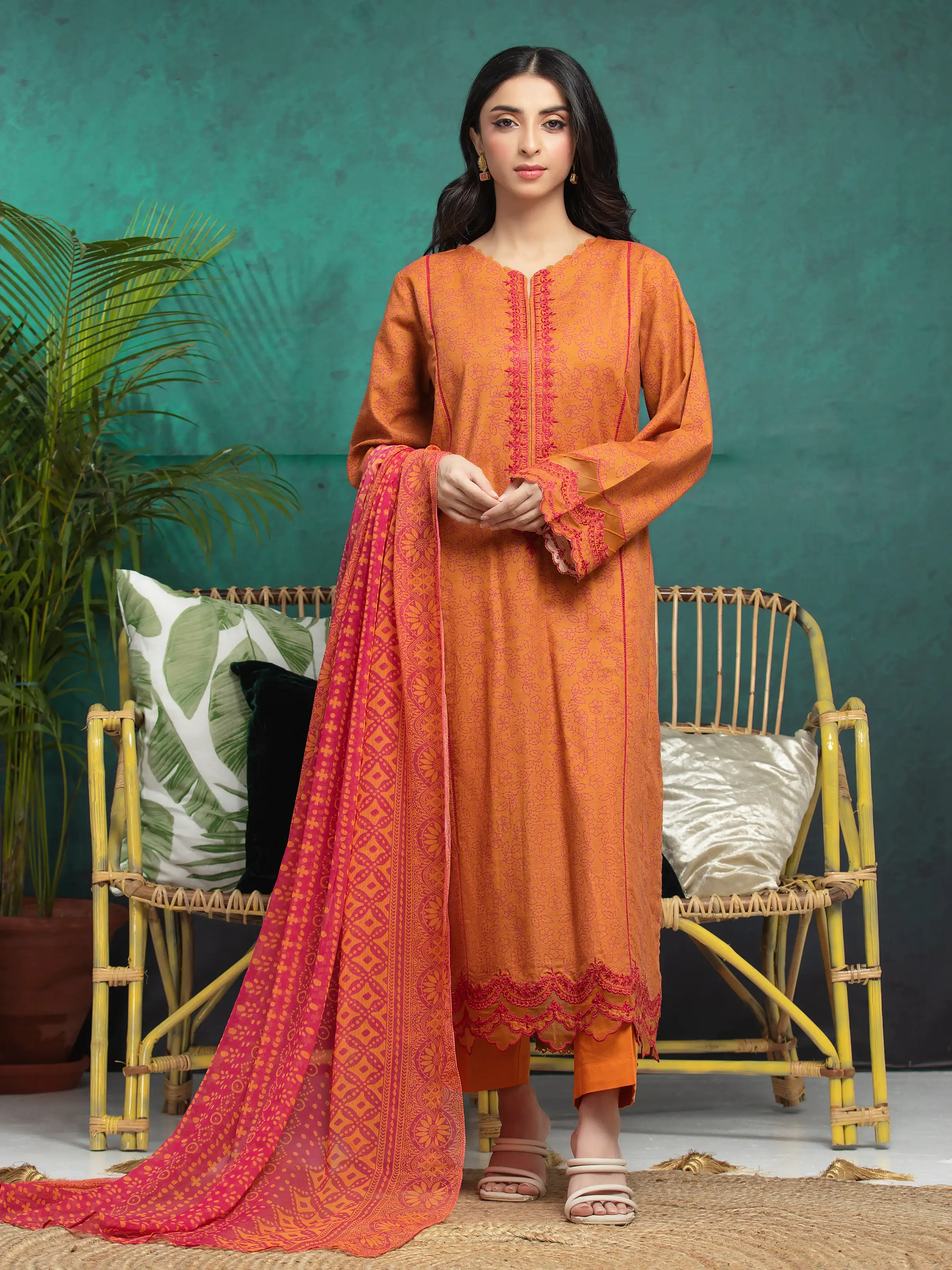 Embroidered Khaddar Suit - EWU24V11-30180-3P