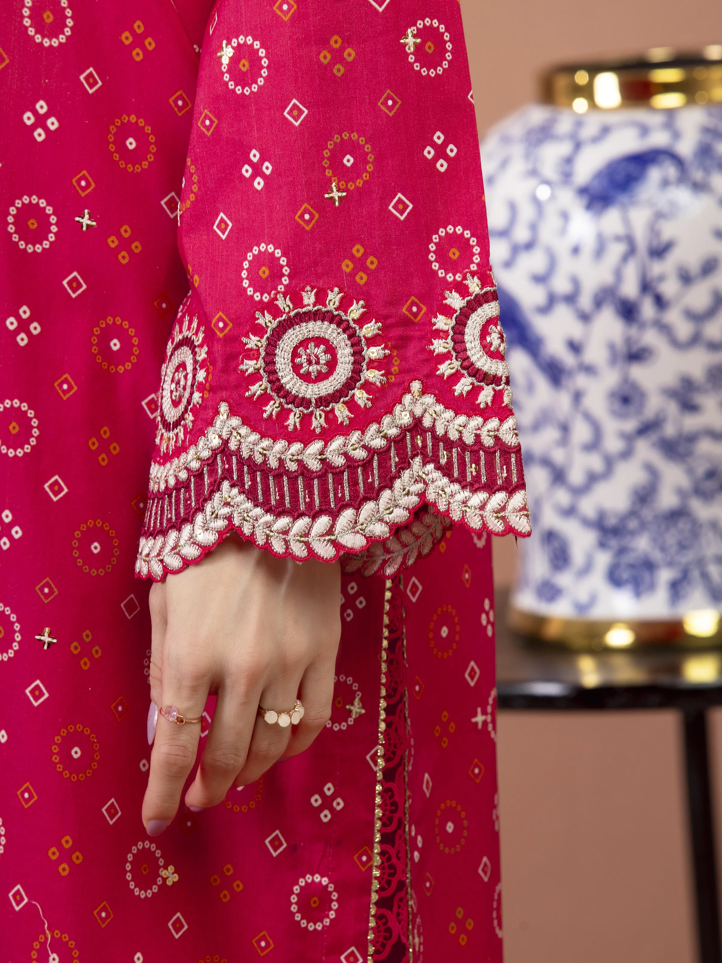 Embroidered Lawn Suit - EWU5V1-31418-3P - Image 4