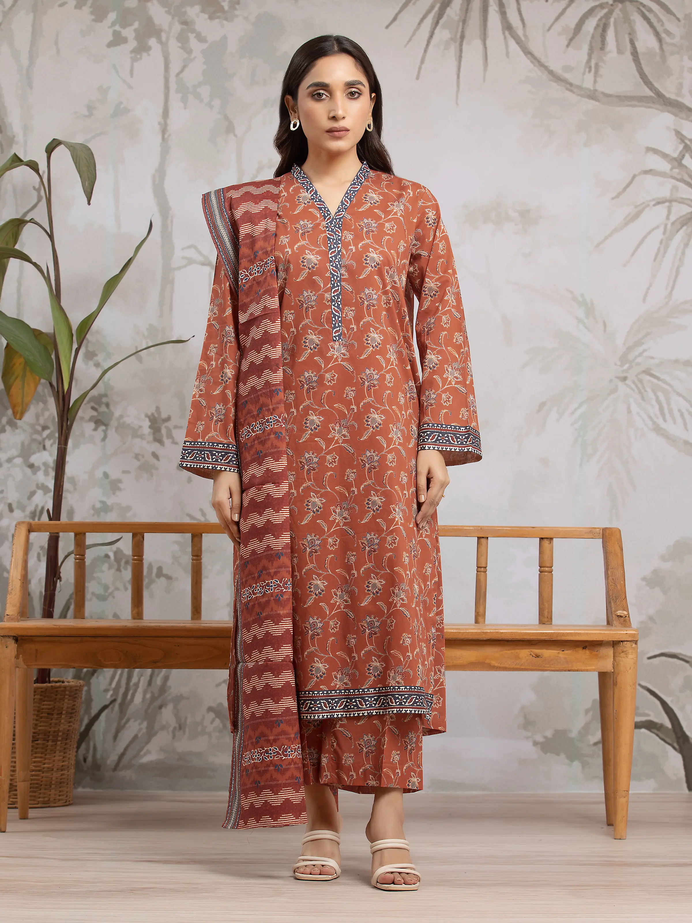 Printed Khaddar Shirt Dupatta - EWU24A3-29619SD