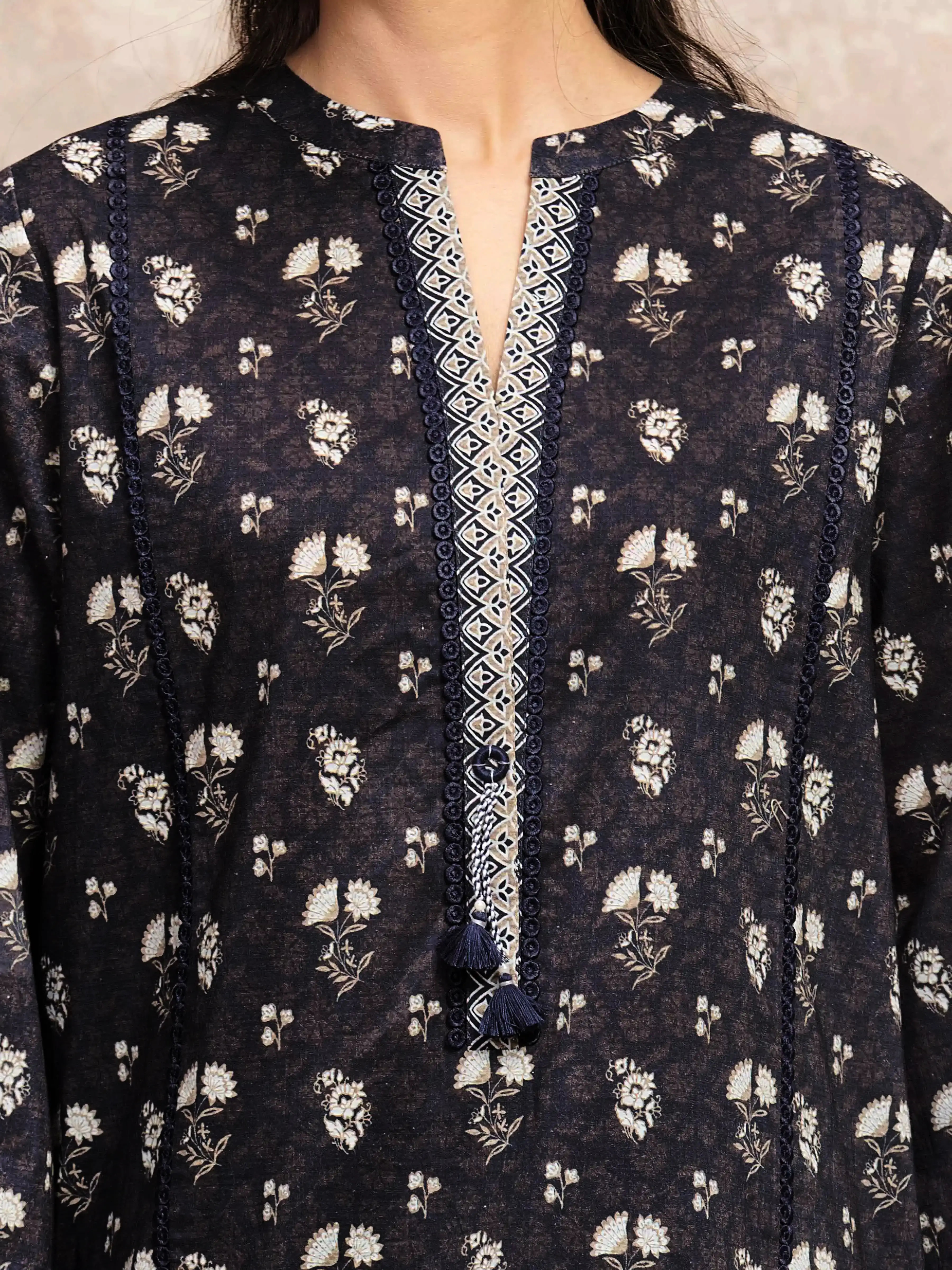 Printed Khaddar Shirt Dupatta - EWU5M3-028SD - Image 3
