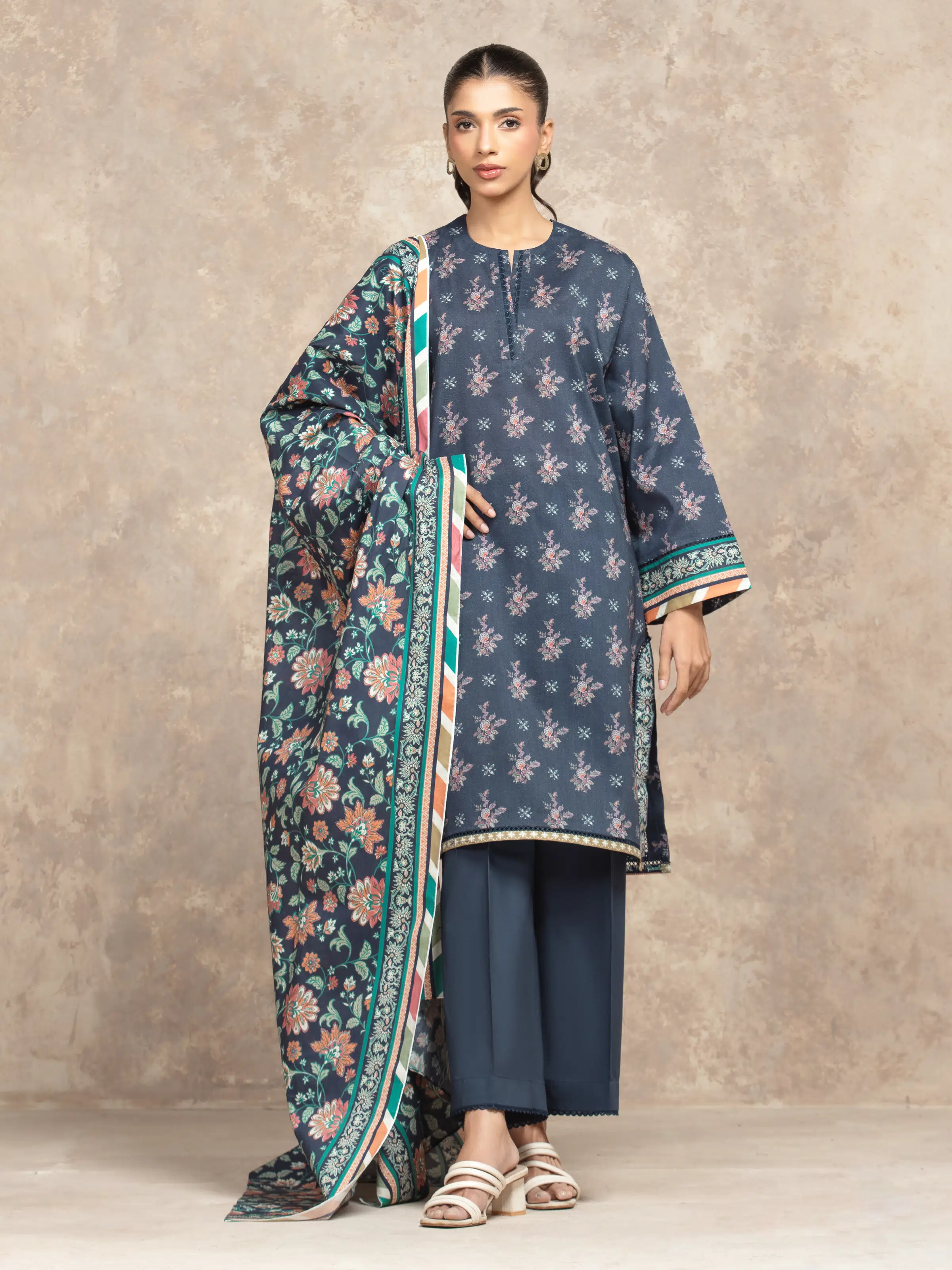 Printed Khaddar Suit - EWU5A3-36026-3P