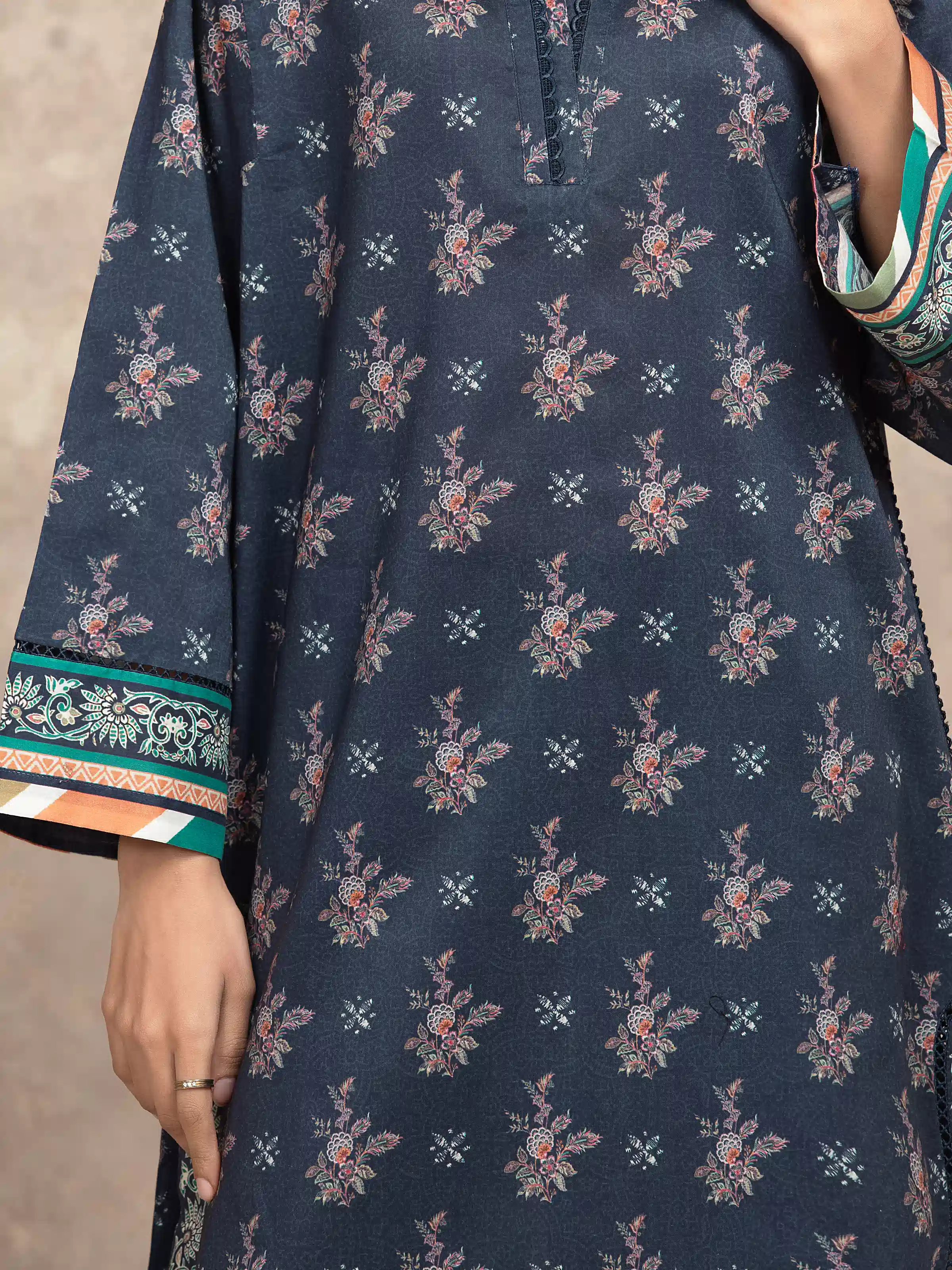 Printed Khaddar Suit - EWU5A3-36026-3P - Image 3