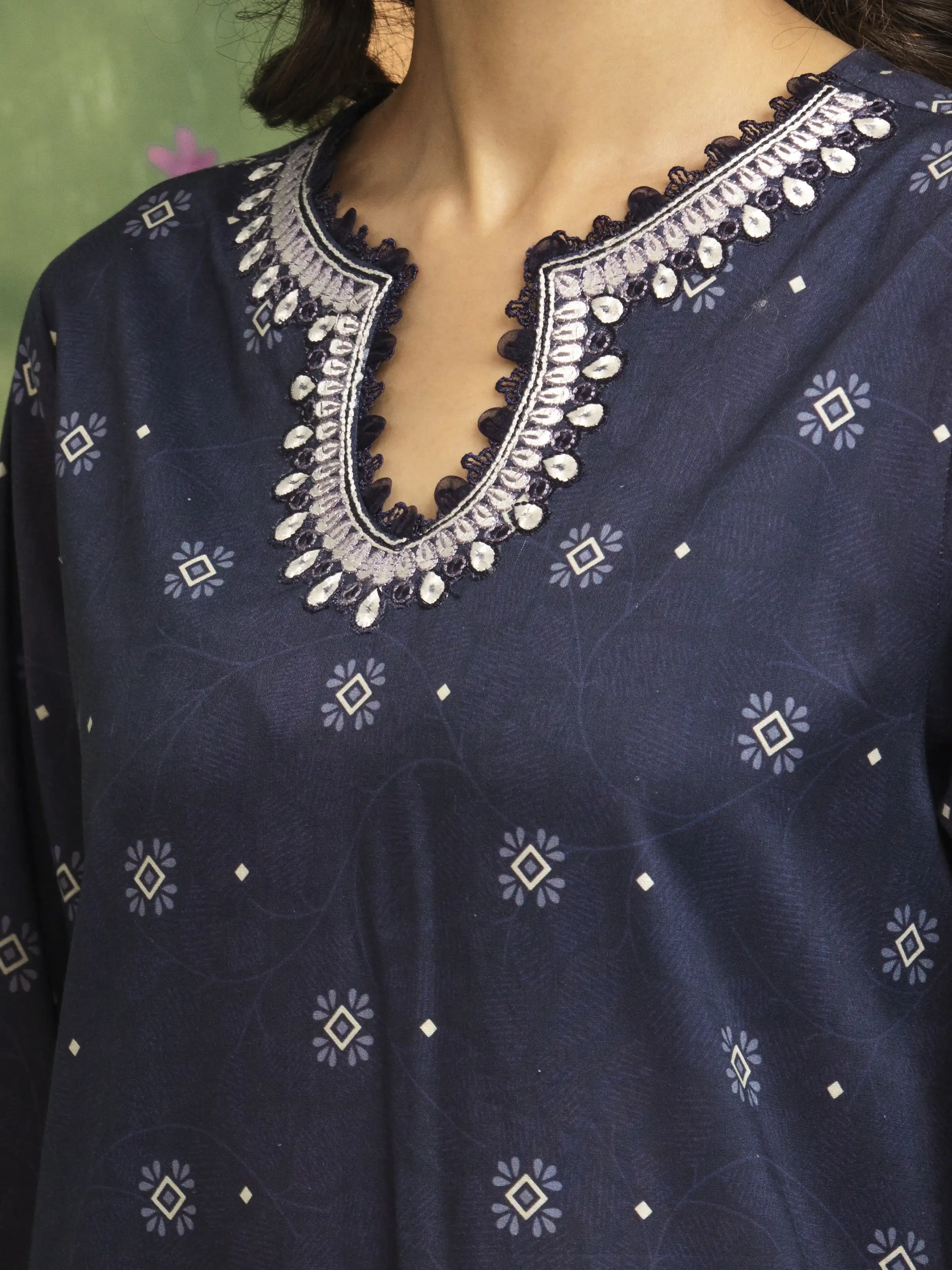 Embroidered Lawn Suit - EWU5V1-31426-3P - Image 2