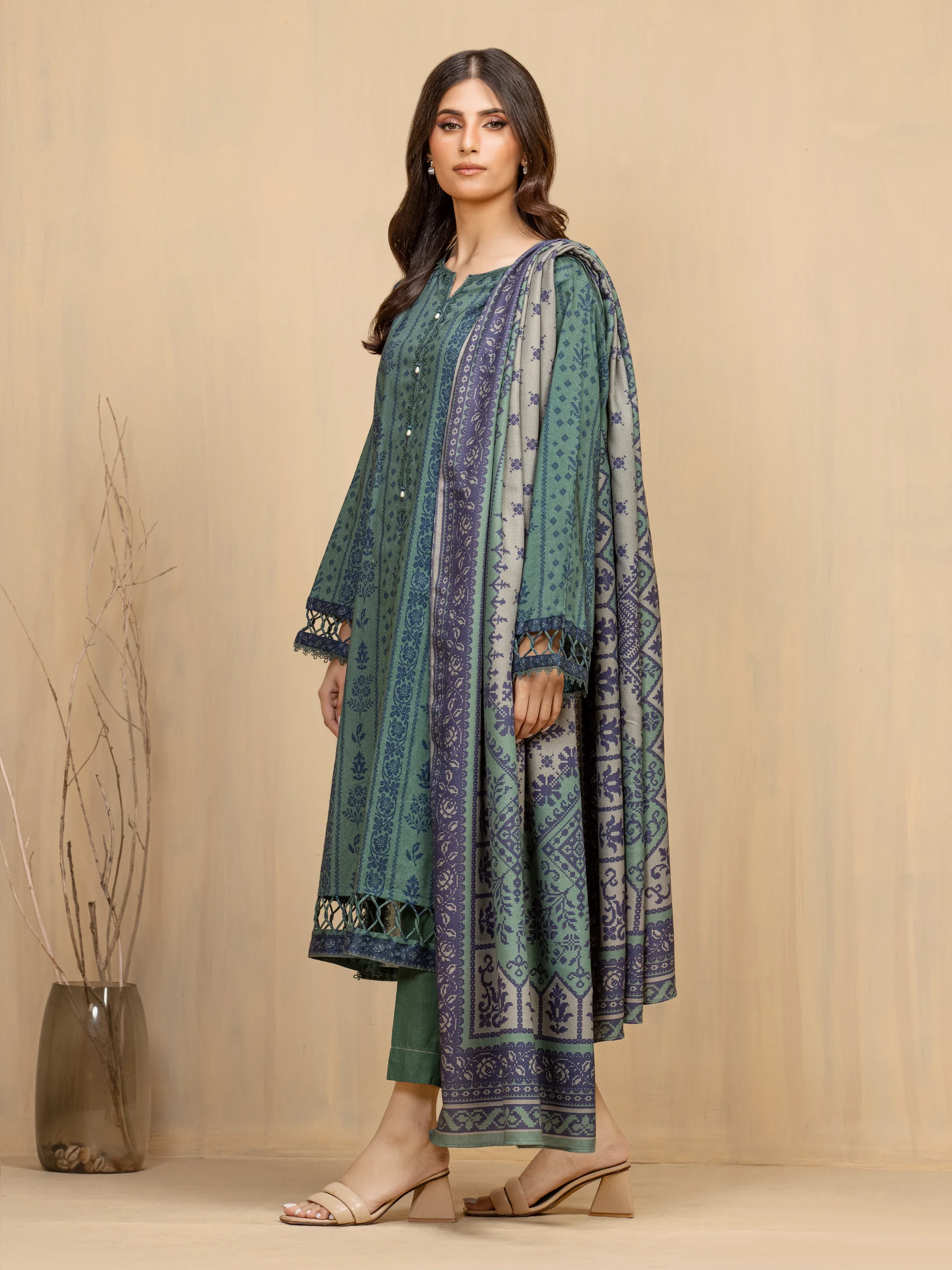 Printed Khaddar Suit - EWU5M3-015-3P - Image 5