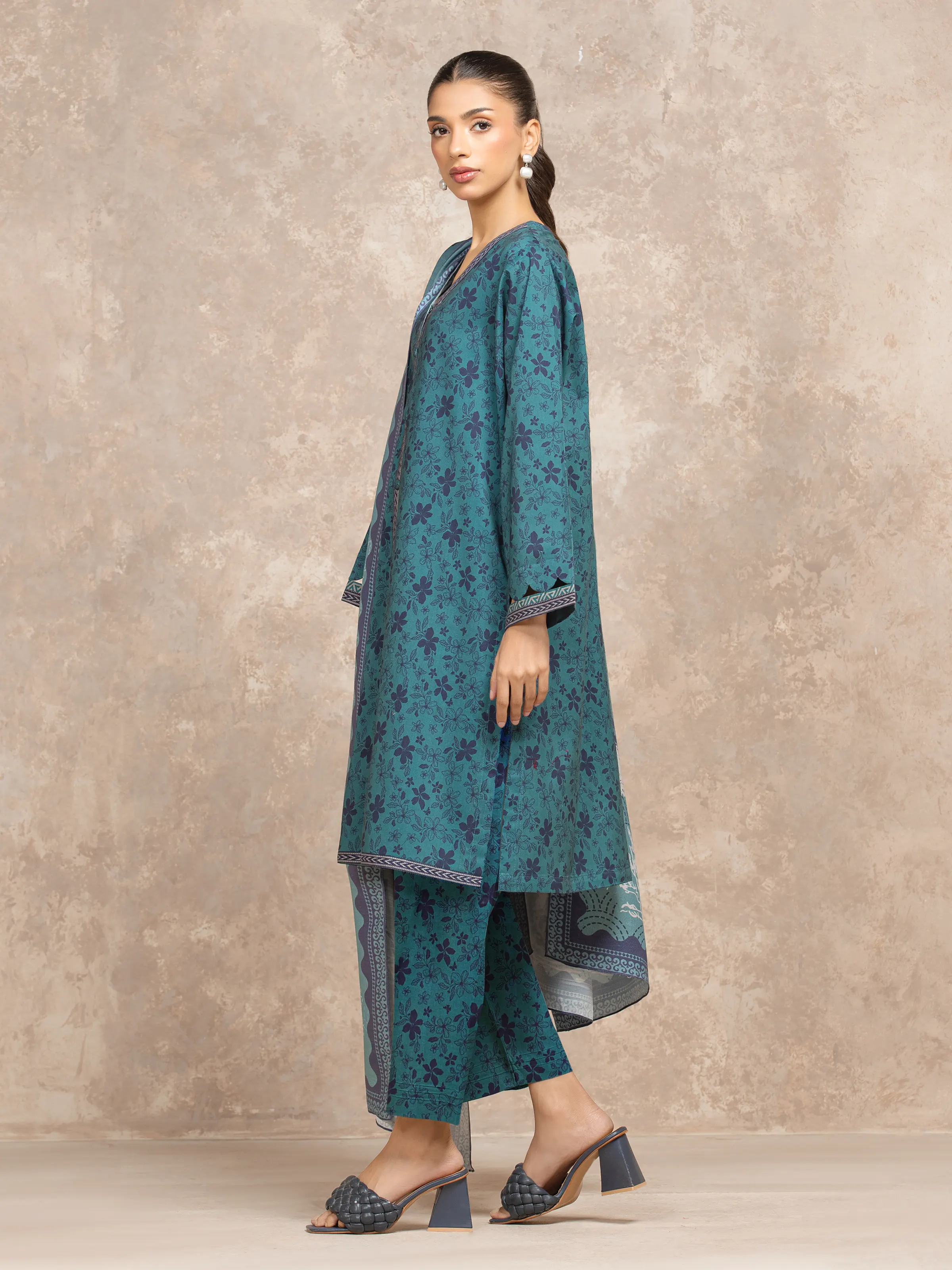 Printed Khaddar Suit - EWU5M3-008-3P - Image 5