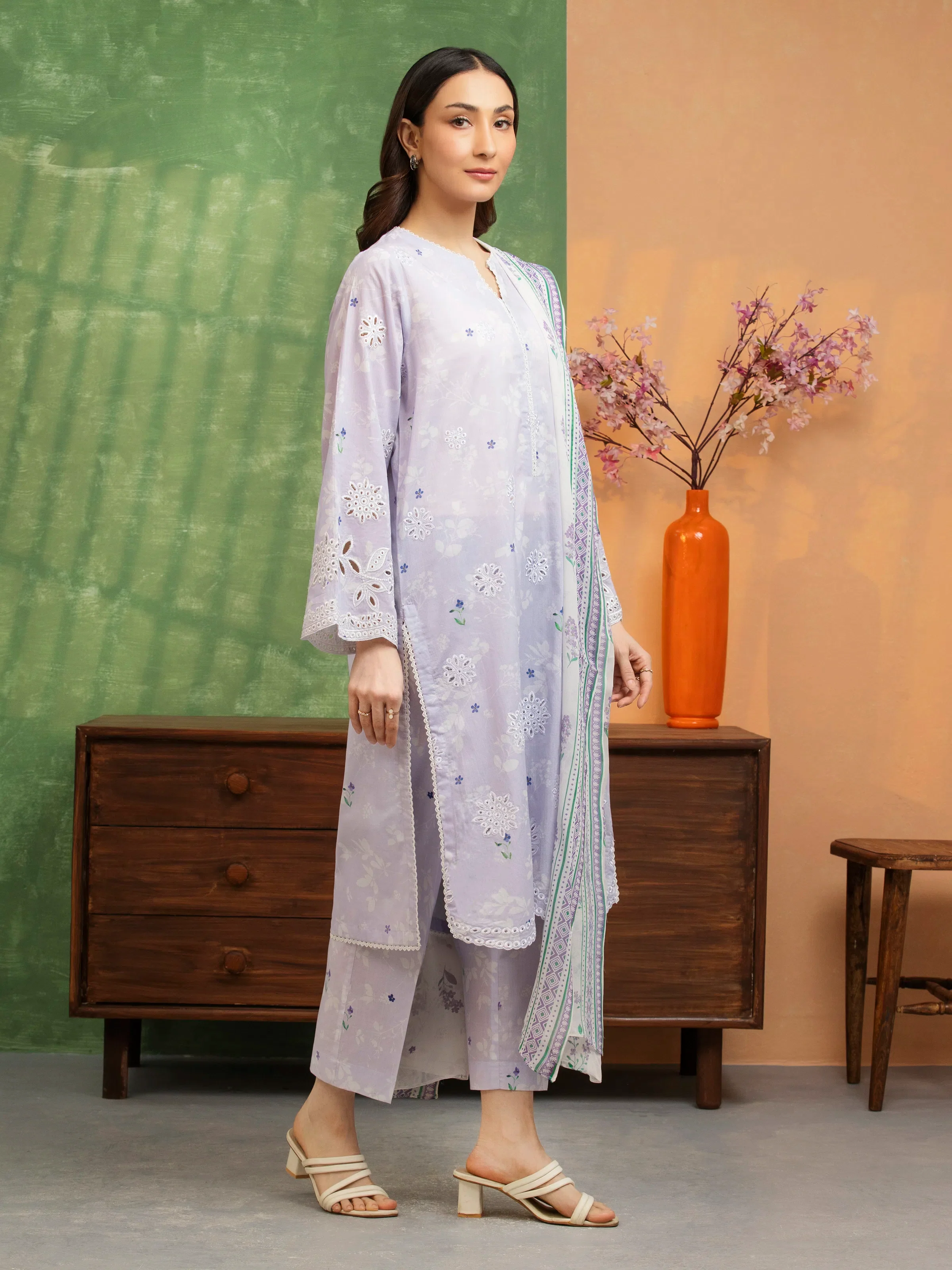 Embroidered Lawn Suit - EWU5V1-31083-3P - Image 4