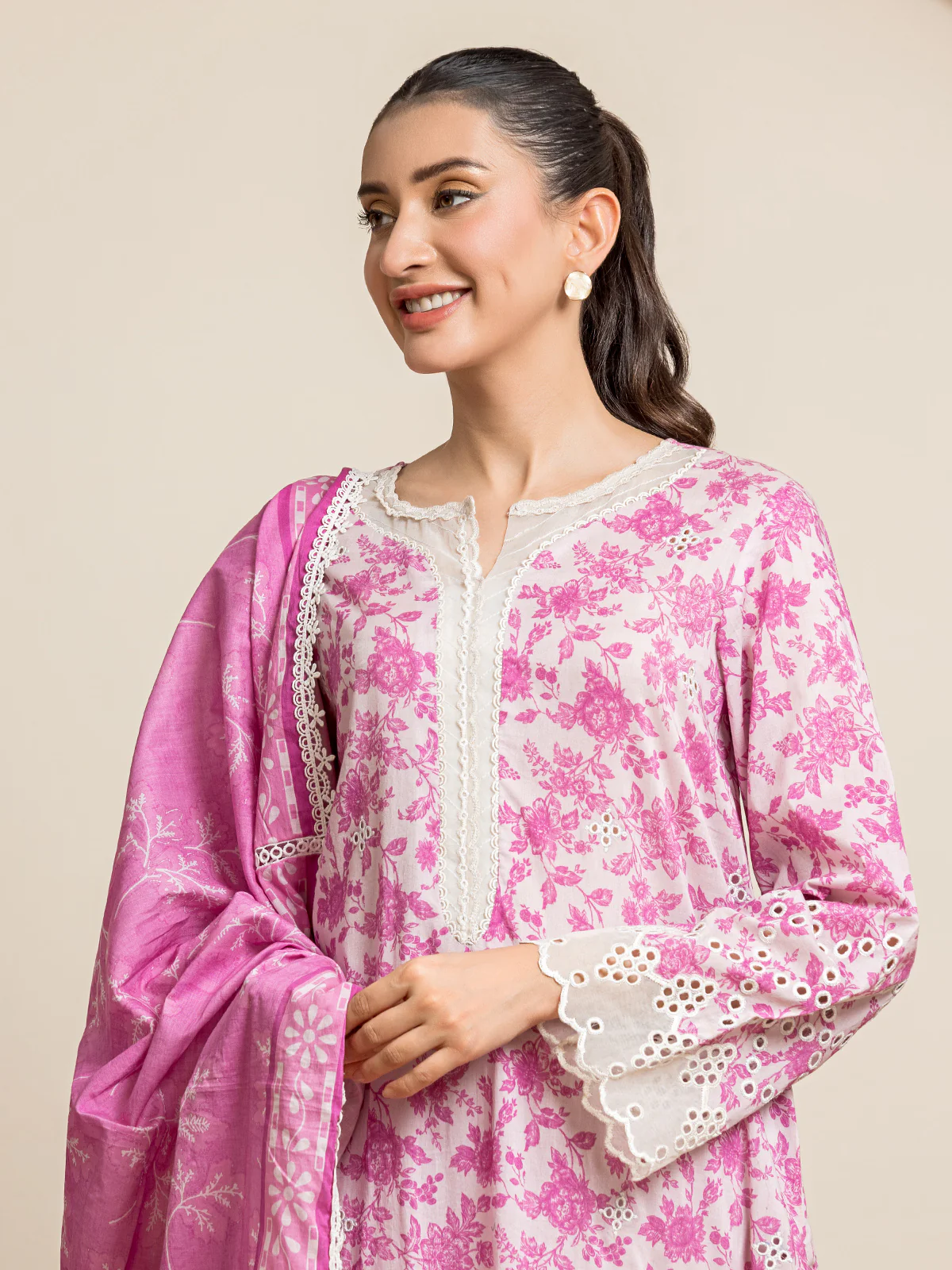Embroidered Lawn Suit - EWU24V1-28608-3P - Image 4